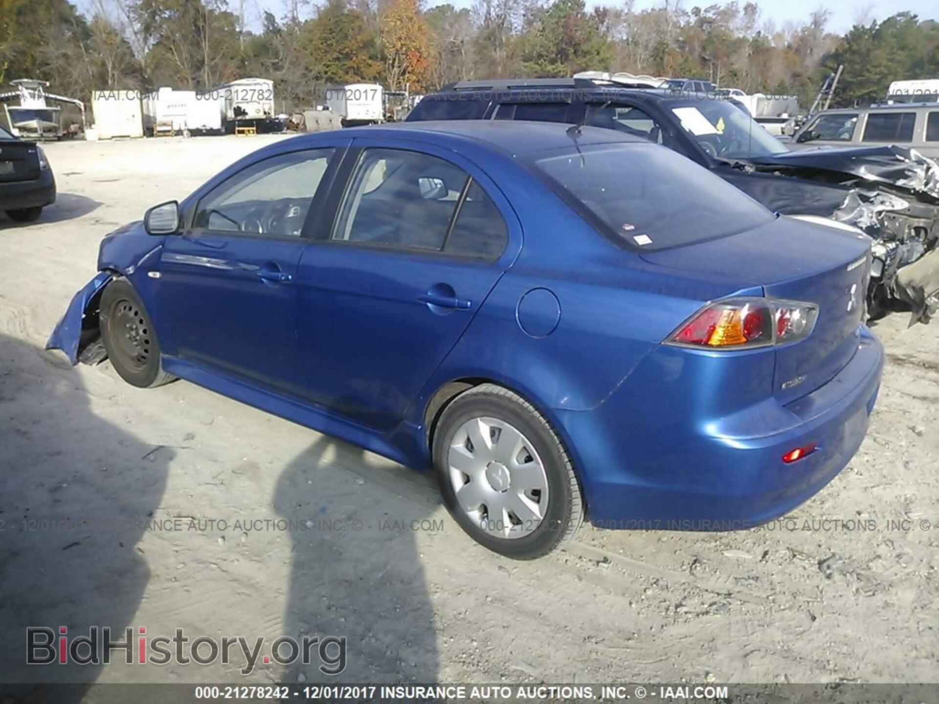 2011 Mitsubishi Lancer - VIN: JA32U2FU6BU010691 - Фото 3