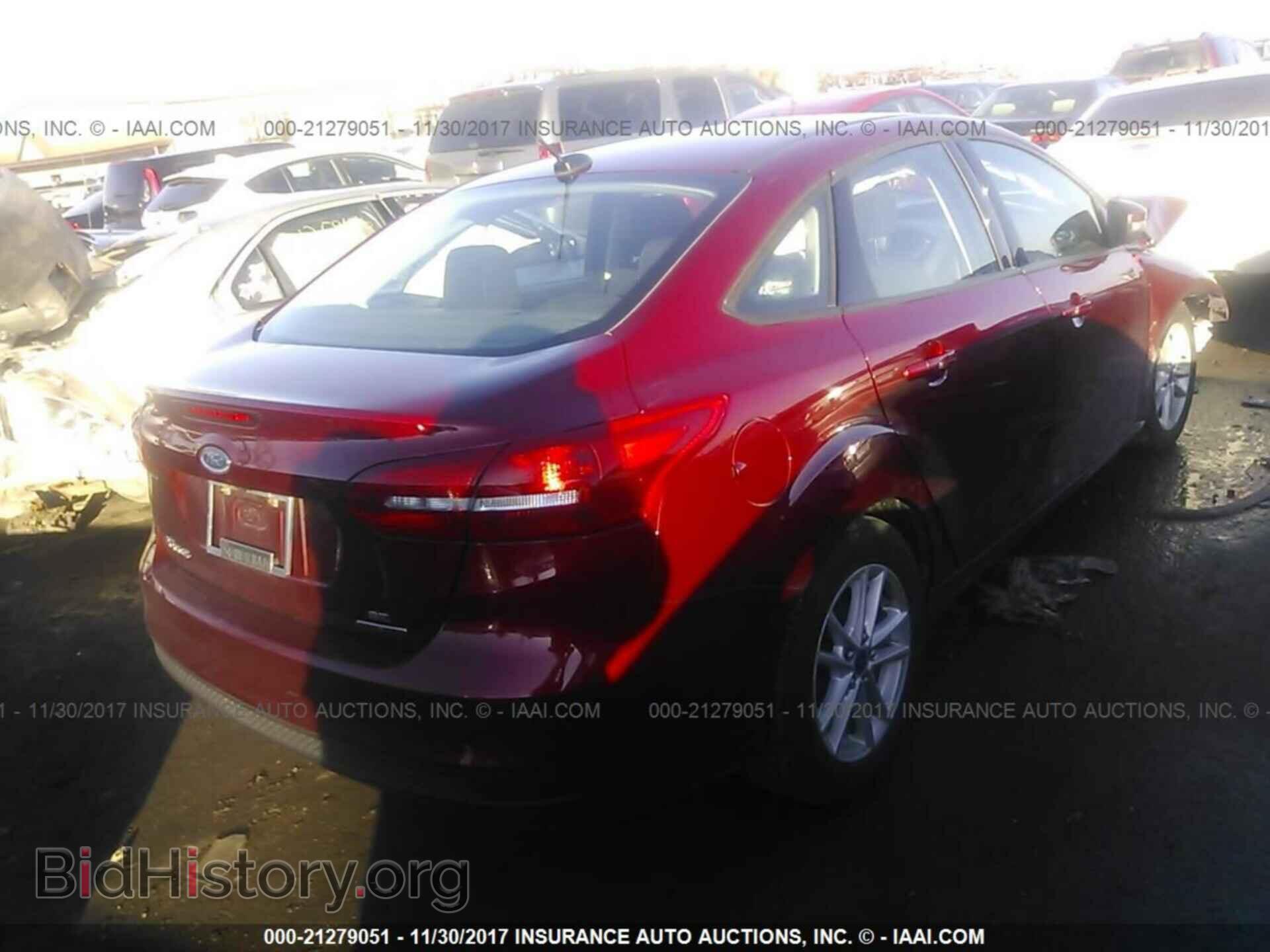 2016 Ford Focus - VIN: 1FADP3F28GL252195 - Photo 4