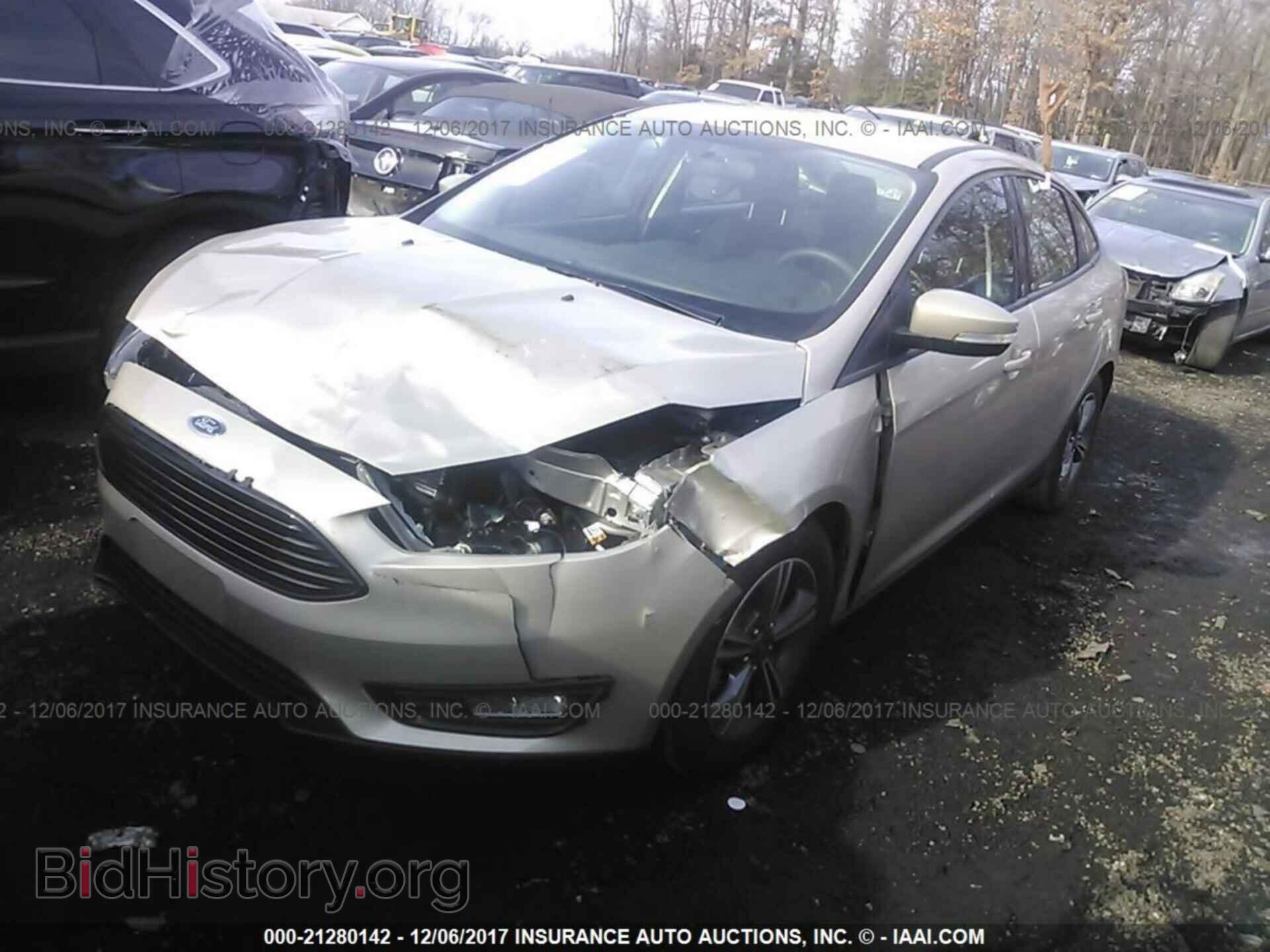 2017 Ford Focus - VIN: 1FADP3FE3HL281468 - Photo 2