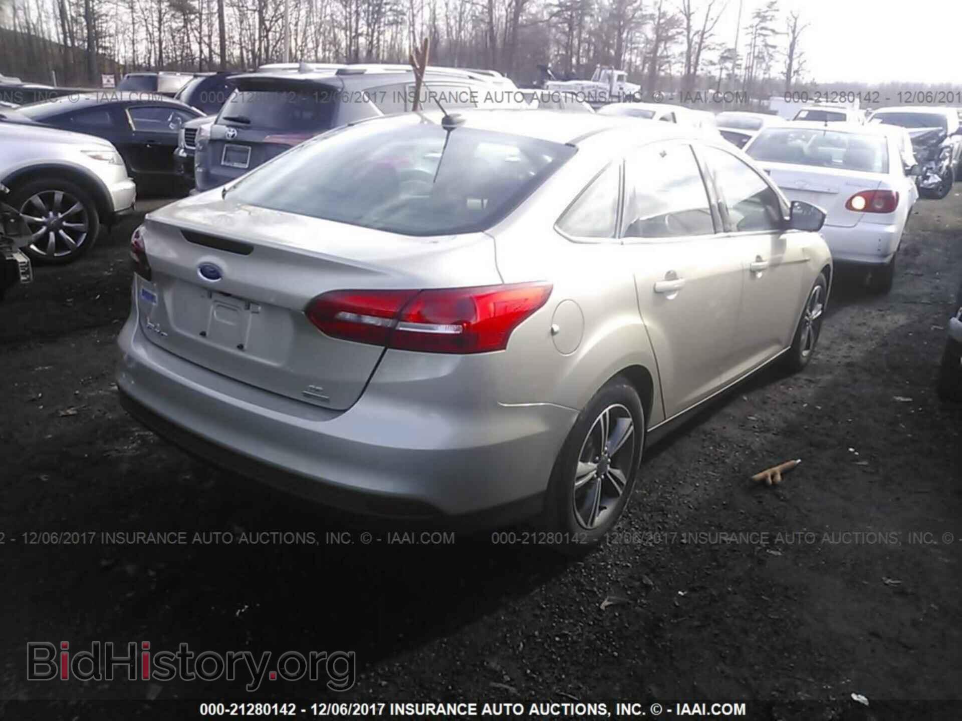 2017 Ford Focus - VIN: 1FADP3FE3HL281468 - Photo 4
