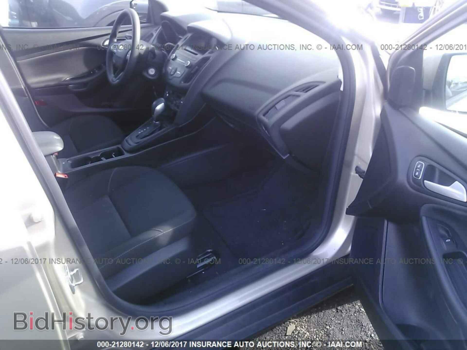 2017 Ford Focus - VIN: 1FADP3FE3HL281468 - Photo 5