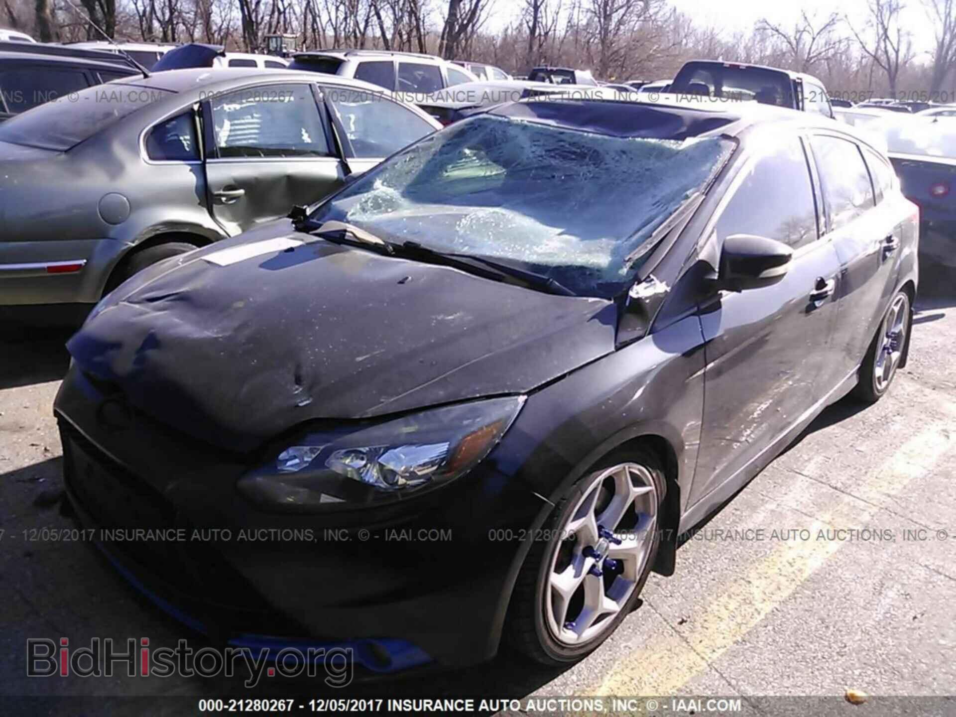 2013 Ford Focus - VIN: 1FADP3L94DL277690 - Photo 2