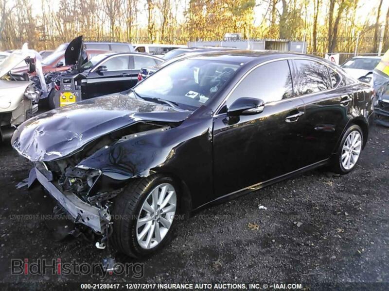 2011 Lexus IS (VIN JTHBF5C21B5136949) — фото 2 из 10