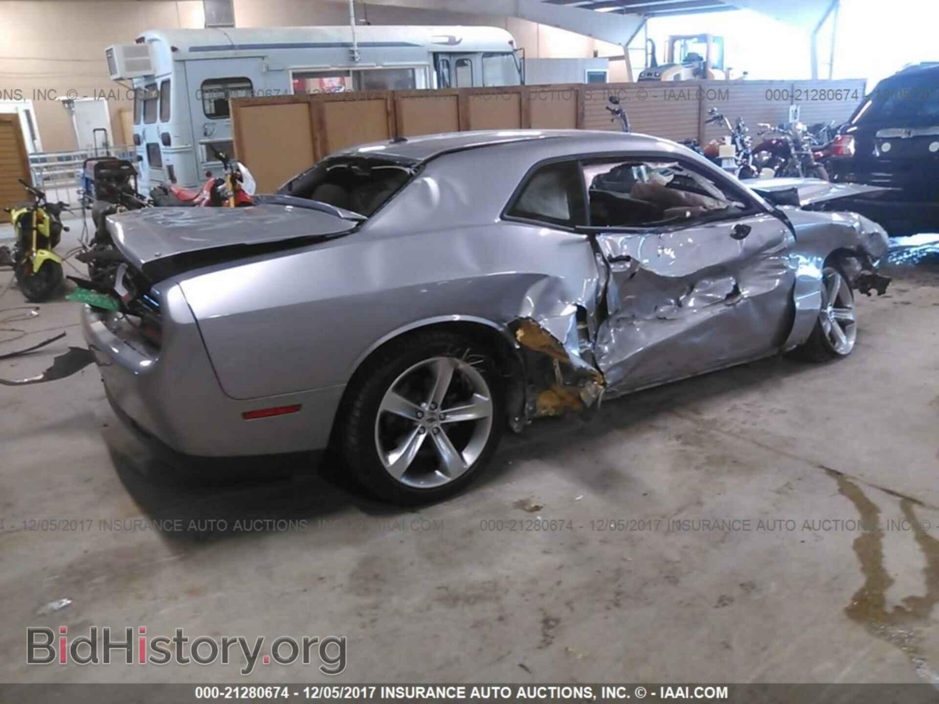 2017 Dodge Challenger - VIN: 2C3CDZBT3HH594155 - Фото 4