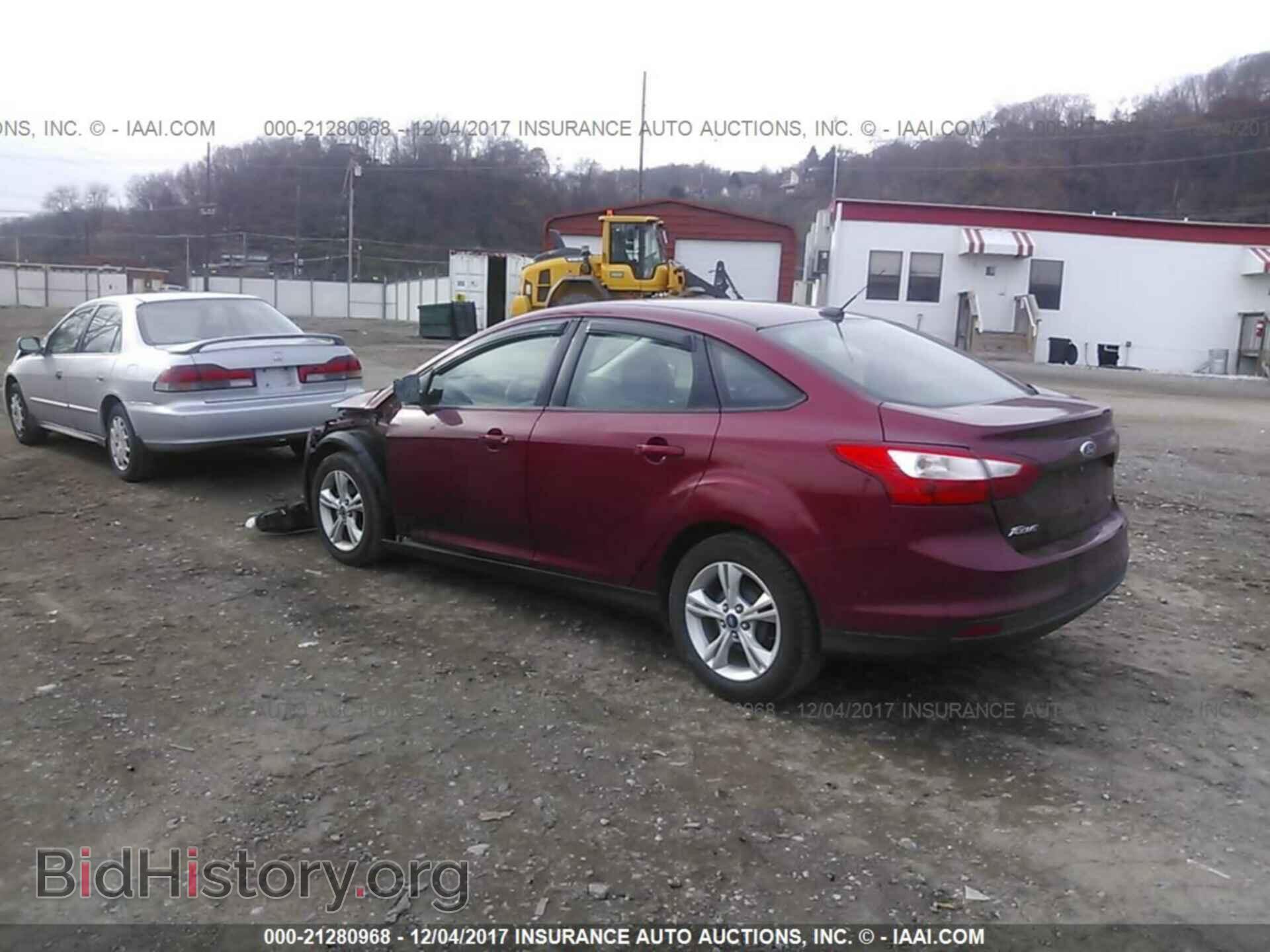 2013 Ford Focus - VIN: 1FADP3F27DL122405 - Photo 3