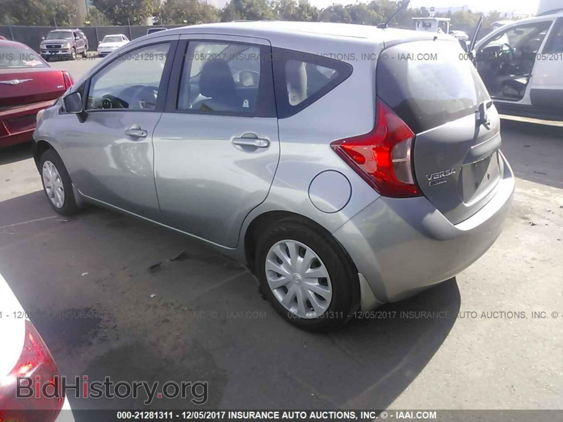 2015 Nissan Versa note - VIN: 3N1CE2CP0FL355770 - Фото 3