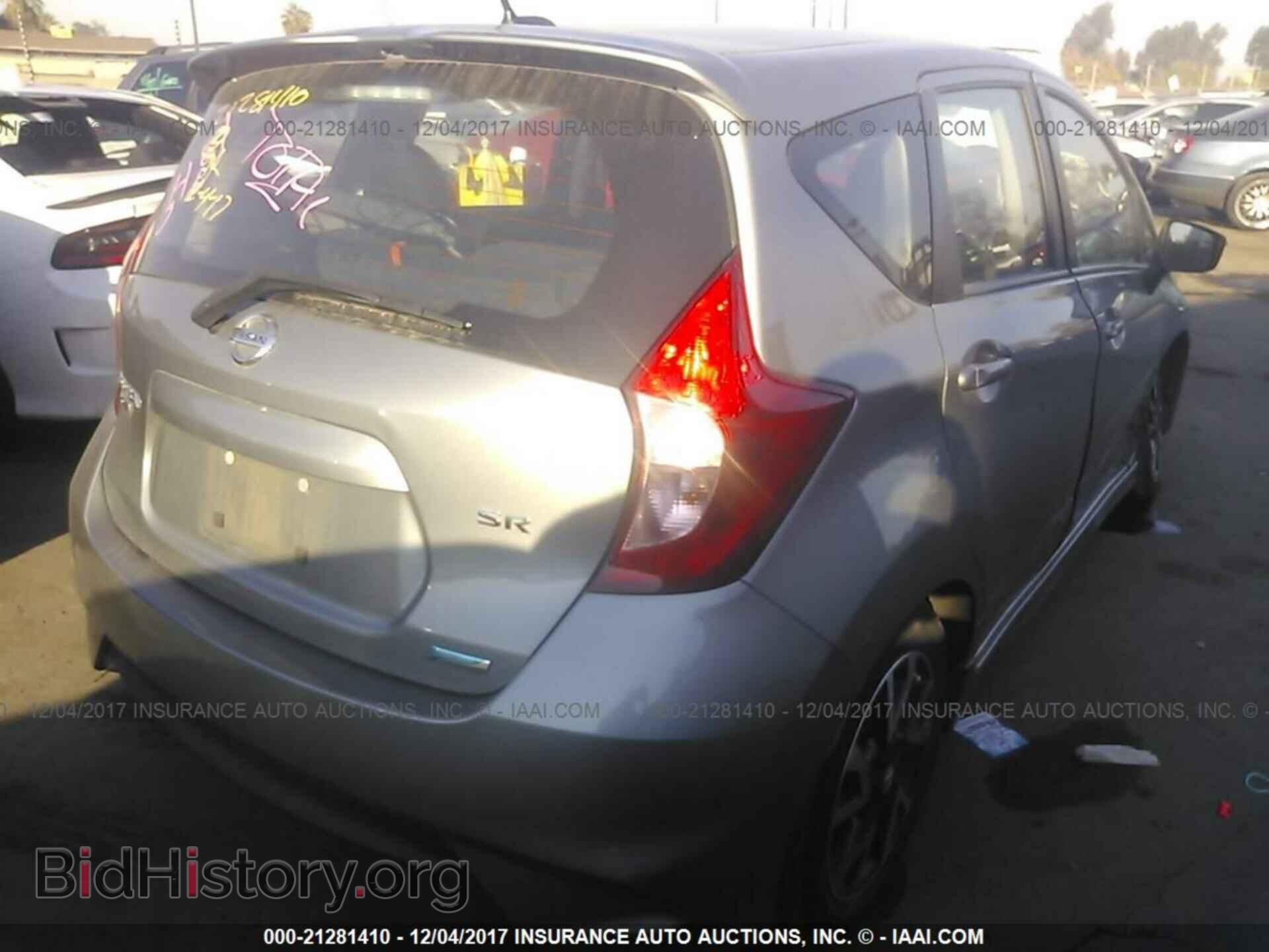 2015 Nissan Versa note - VIN: 3N1CE2CP2FL444823 - Photo 4