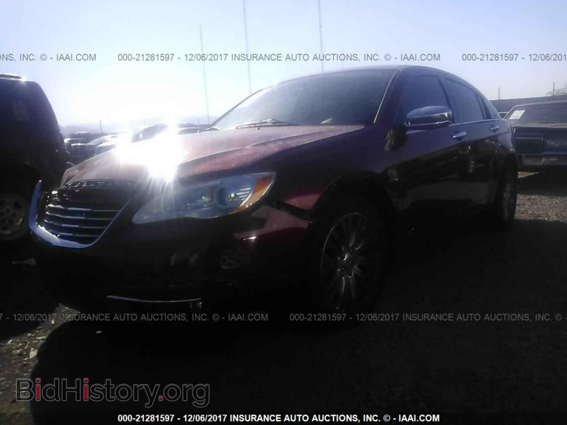 2013 Chrysler 200 - VIN: 1C3CCBCG9DN615409 - Фото 2