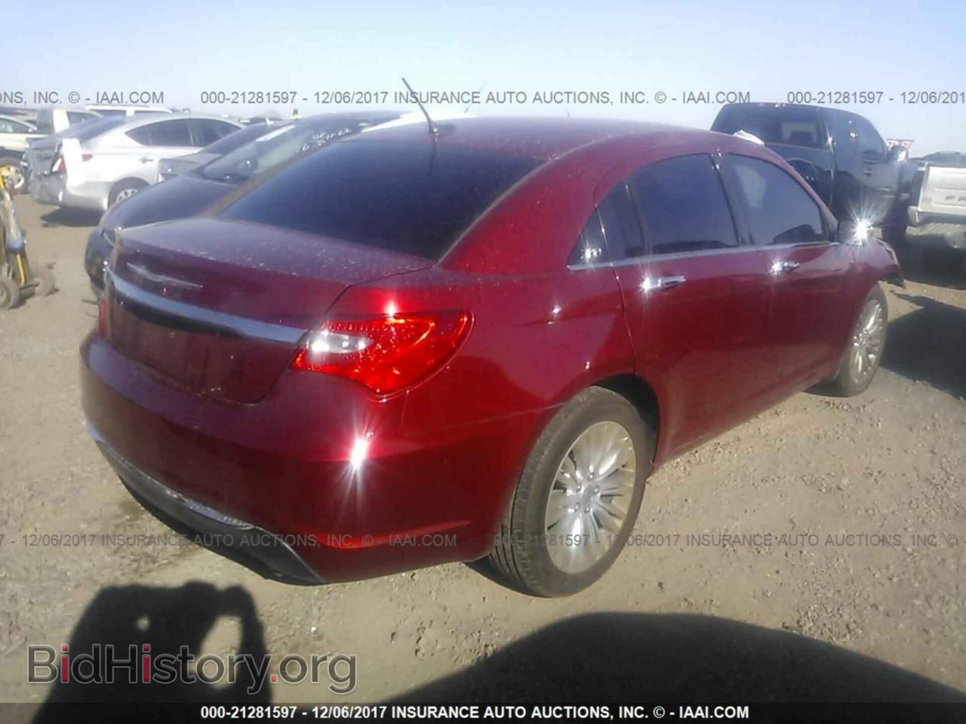 2013 Chrysler 200 - VIN: 1C3CCBCG9DN615409 - Фото 4