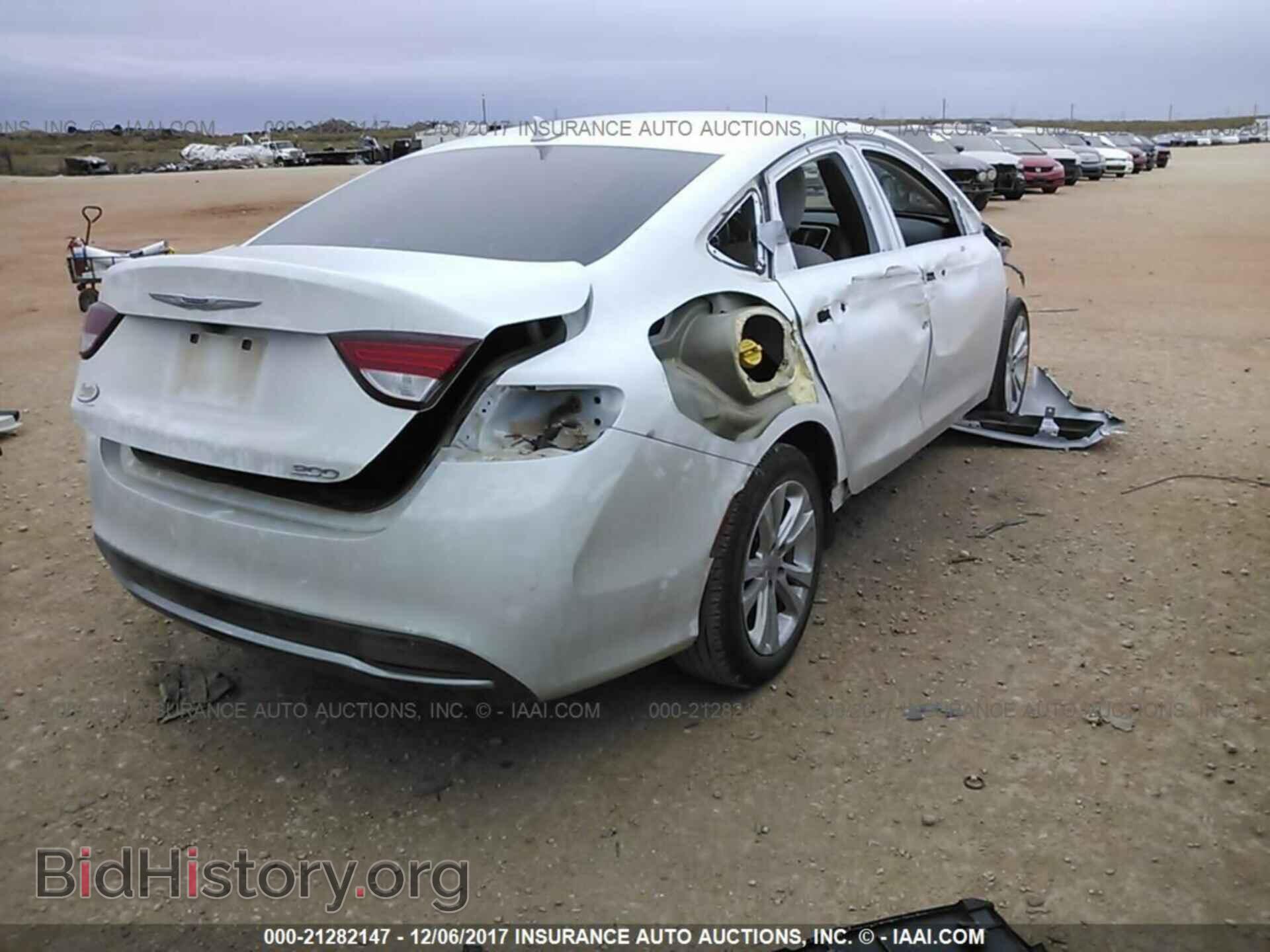 2016 Chrysler 200 - VIN: 1C3CCCAB6GN107075 - Фото 4