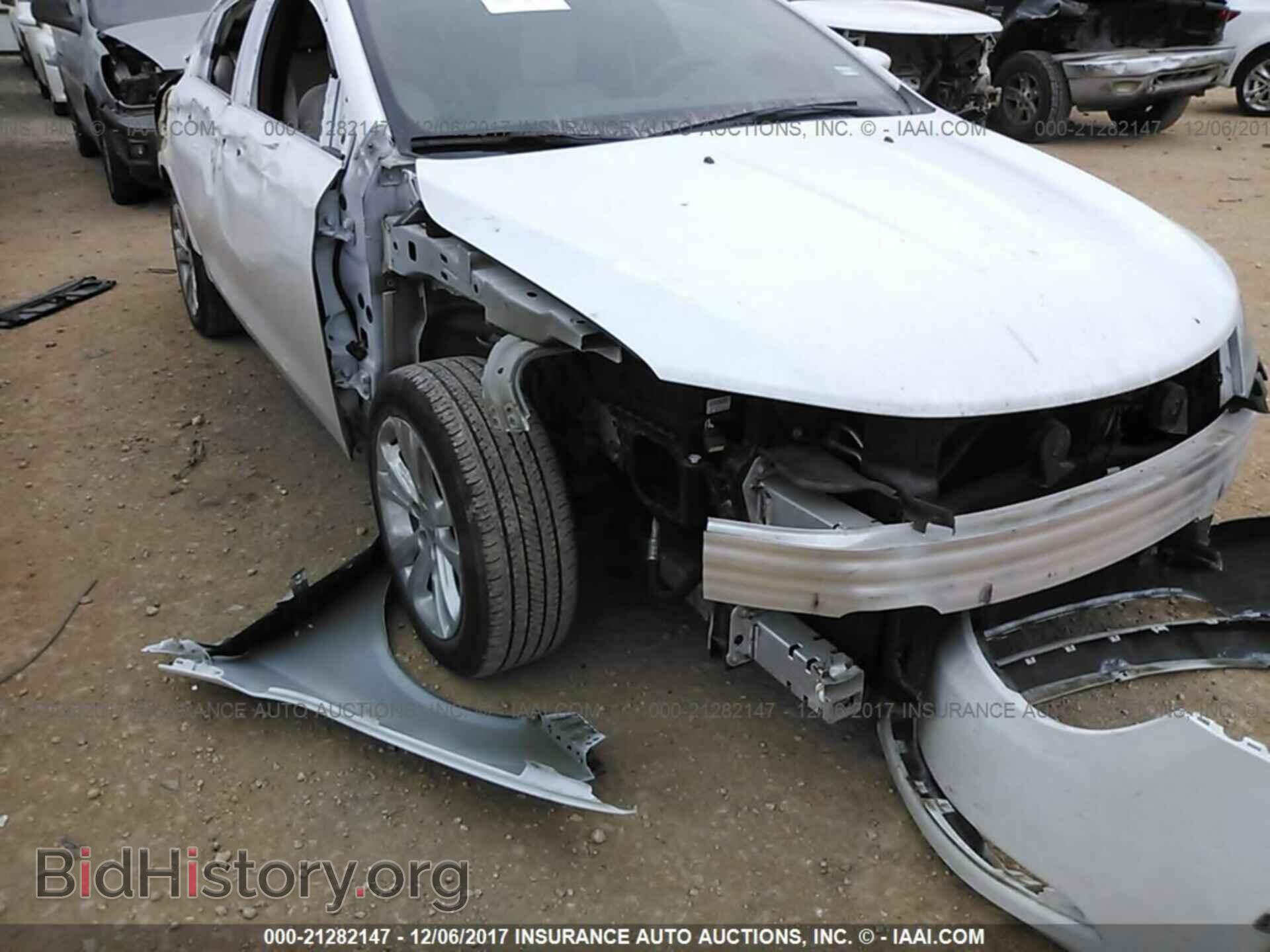 2016 Chrysler 200 - VIN: 1C3CCCAB6GN107075 - Фото 6