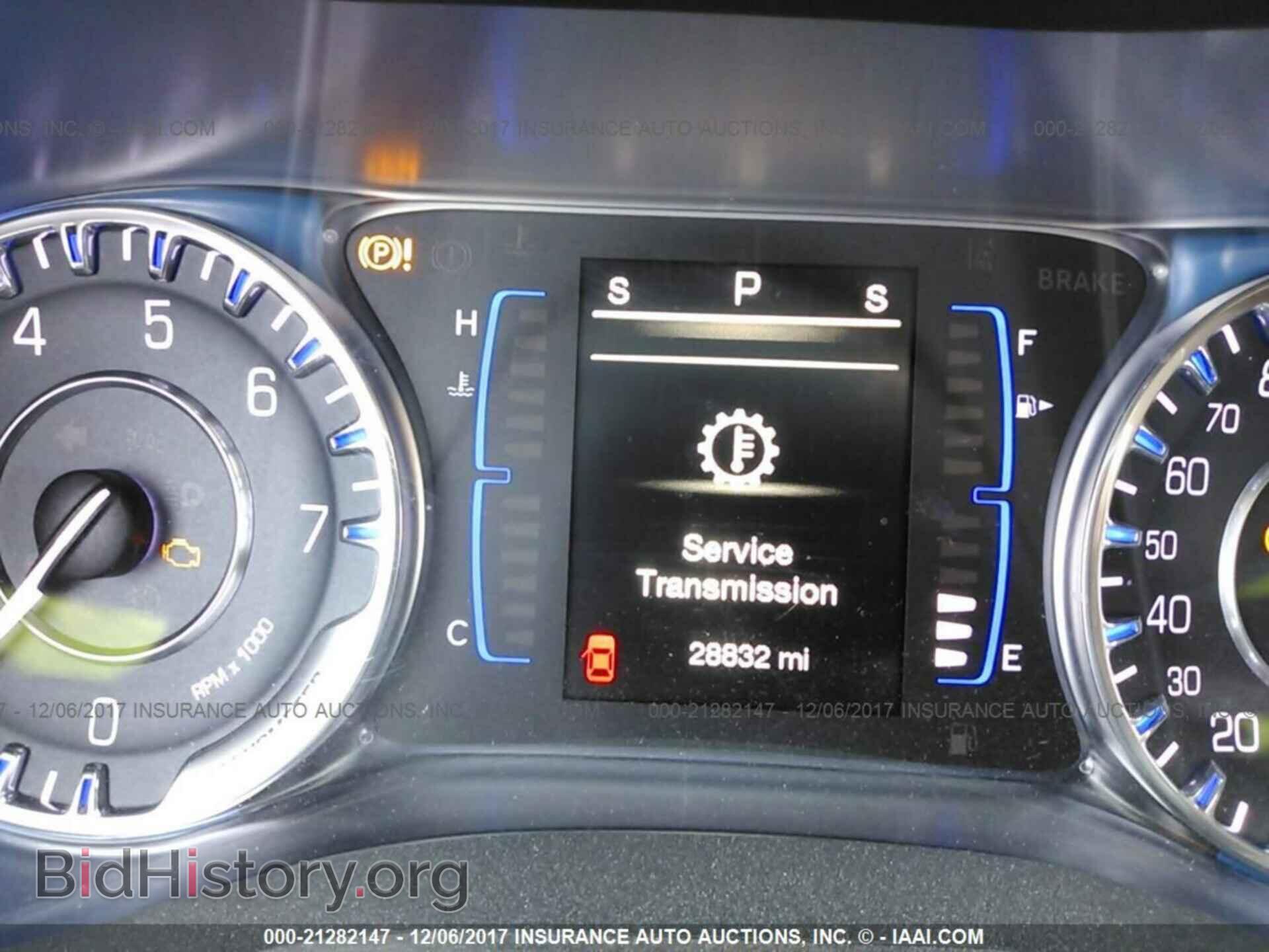 2016 Chrysler 200 - VIN: 1C3CCCAB6GN107075 - Фото 7