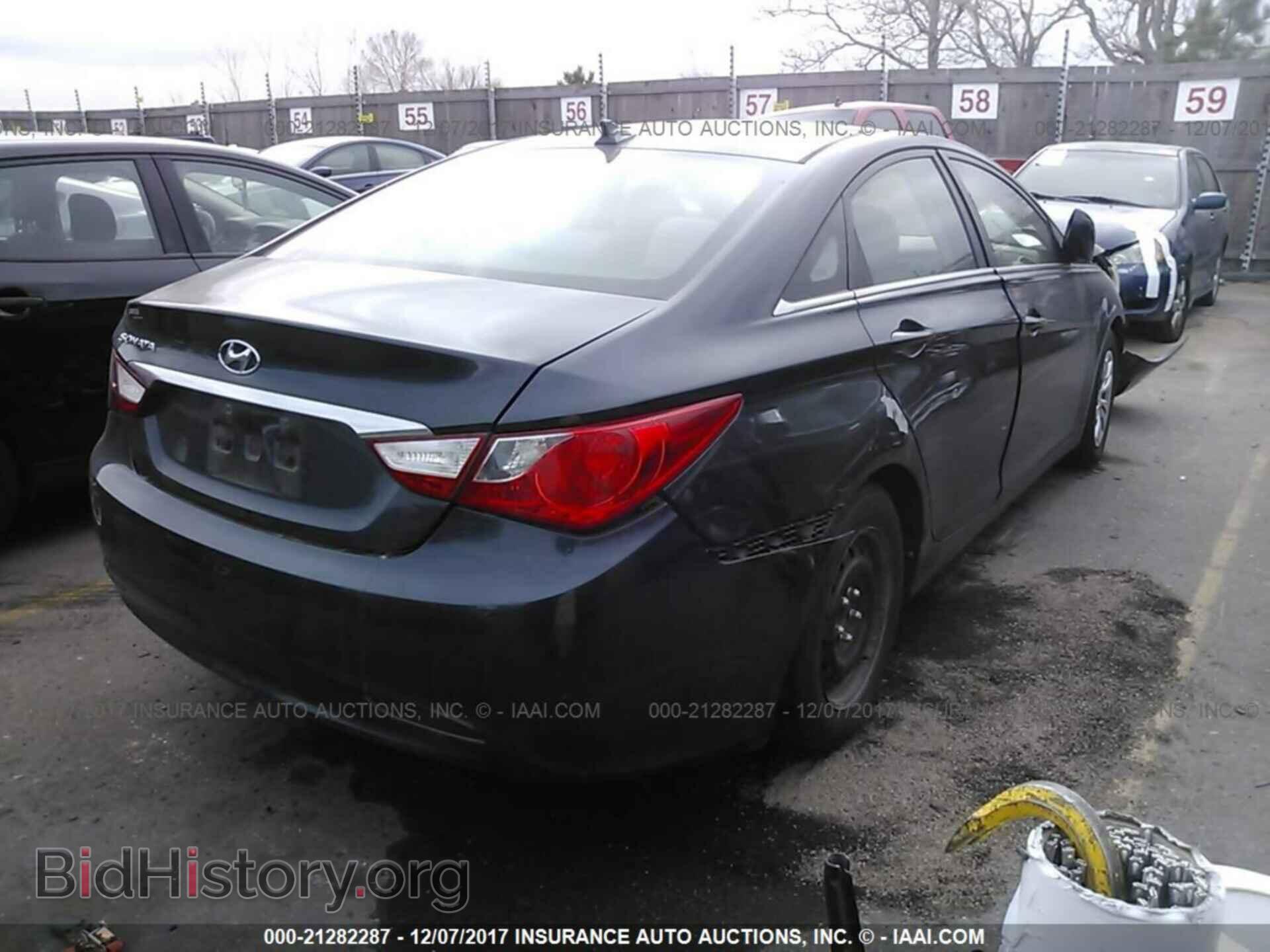 2012 Hyundai Sonata - VIN: 5NPEB4AC2CH389649 - Photo 4