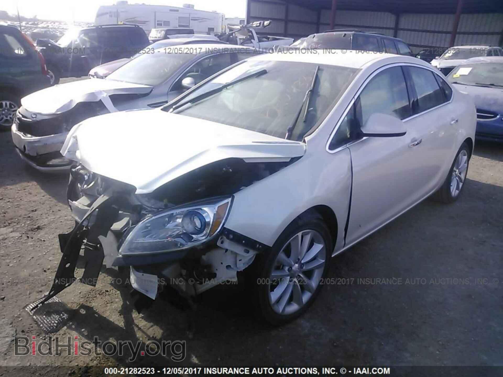 2014 Buick Verano - VIN: 1G4PR5SK4E4235013 - Фото 2