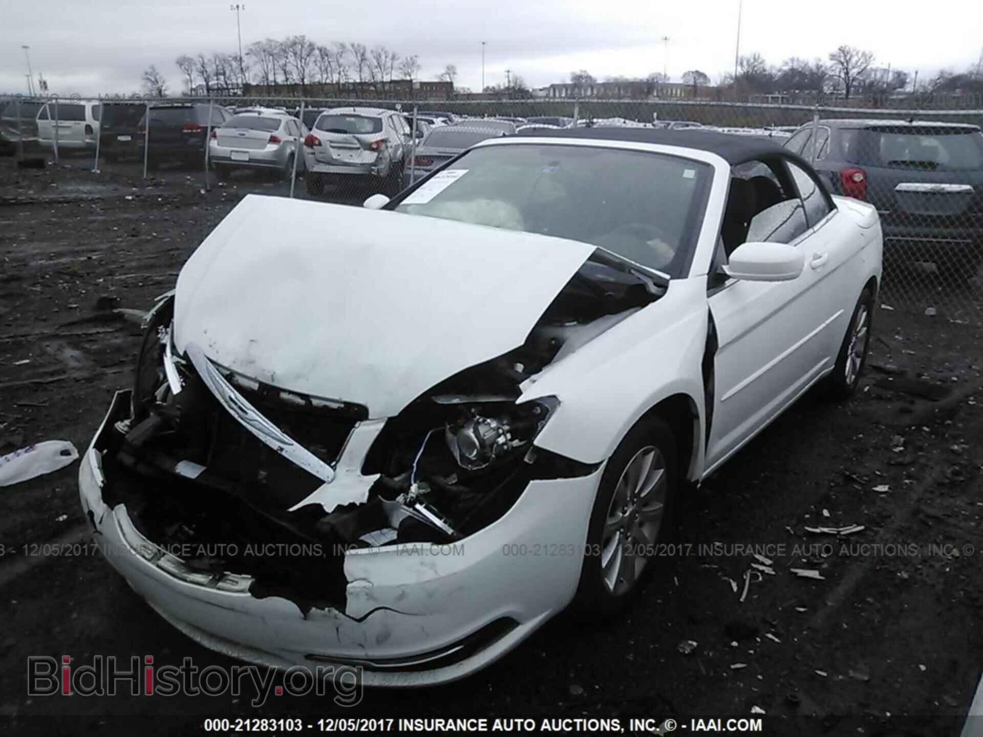 2013 Chrysler 200 - VIN: 1C3BCBEB4DN635418 - Photo 2