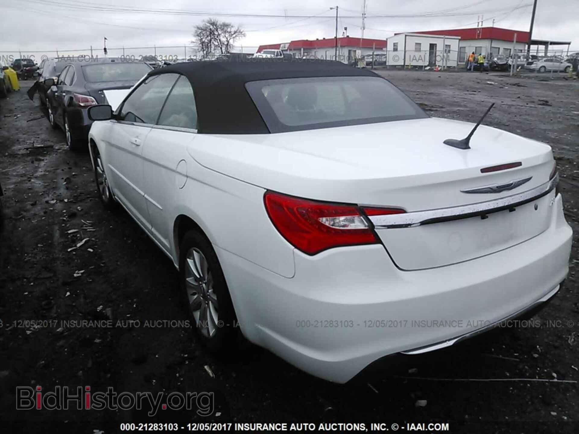 2013 Chrysler 200 - VIN: 1C3BCBEB4DN635418 - Photo 3