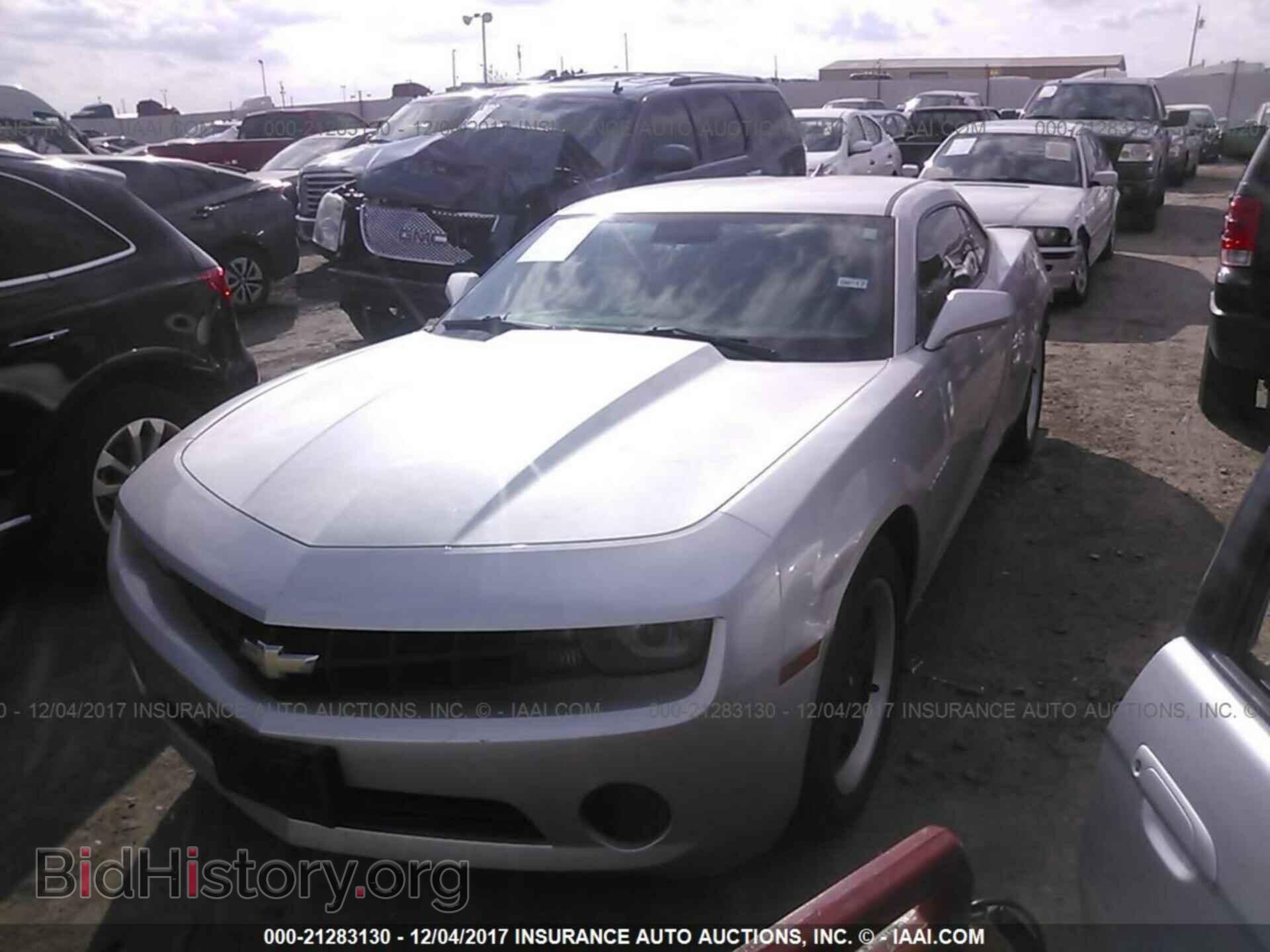 2011 Chevrolet Camaro - VIN: 2G1FA1ED0B9155187 - Фото 2