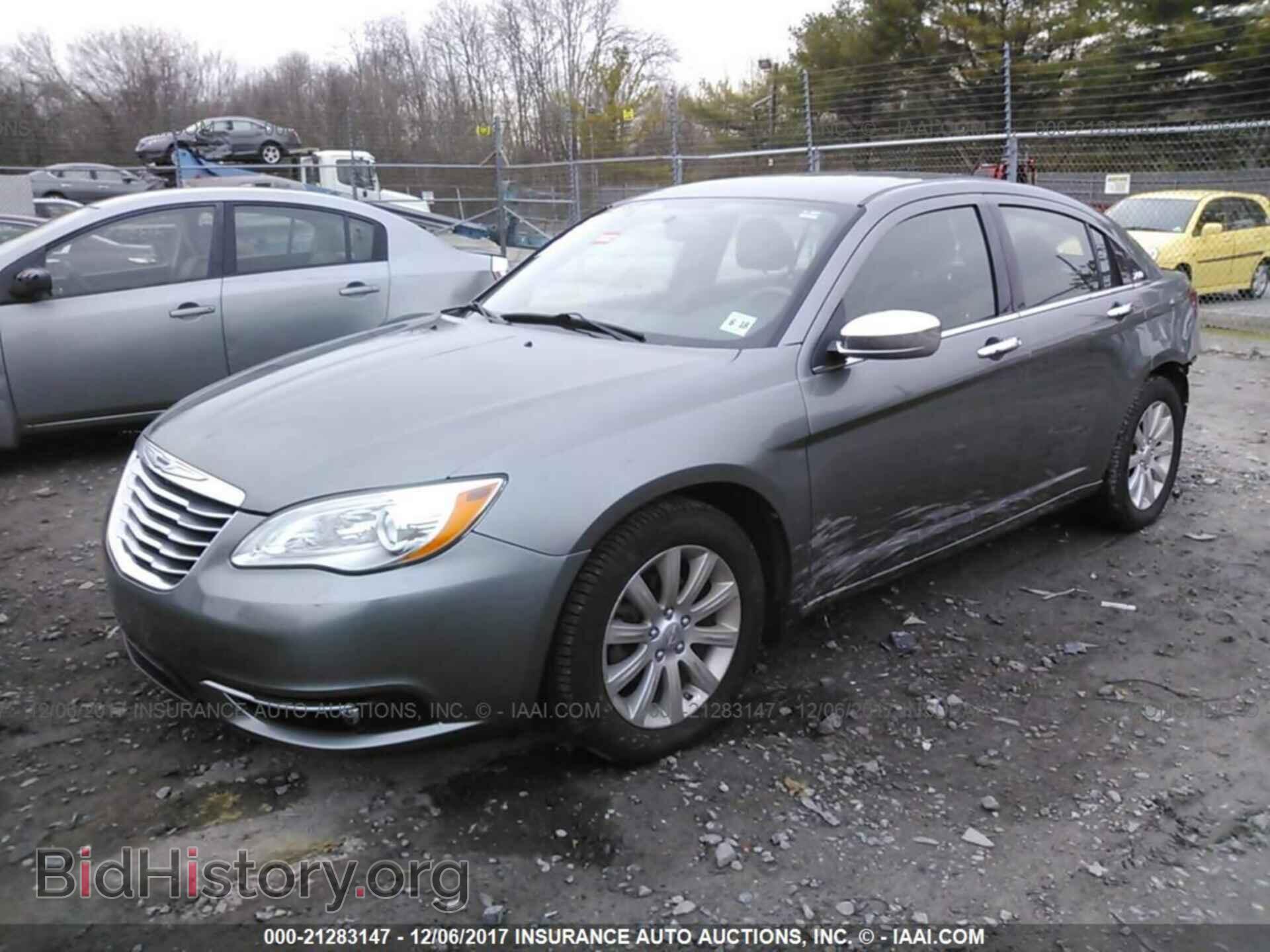 2013 Chrysler 200 - VIN: 1C3CCBCG1DN657234 - Фото 2