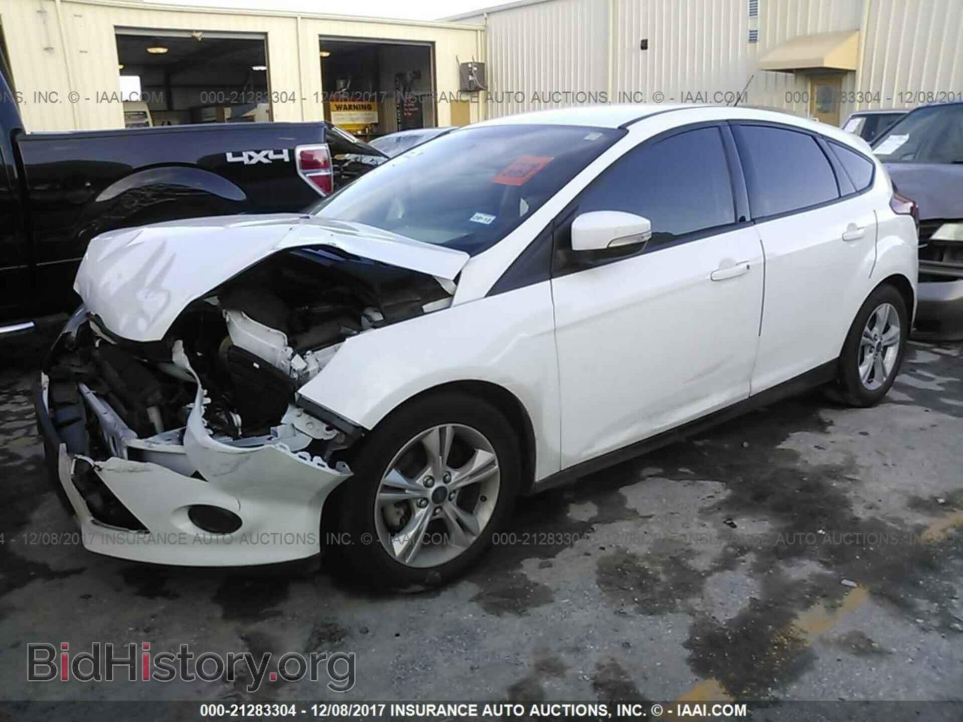 2014 Ford Focus - VIN: 1FADP3K23EL455532 - Photo 2