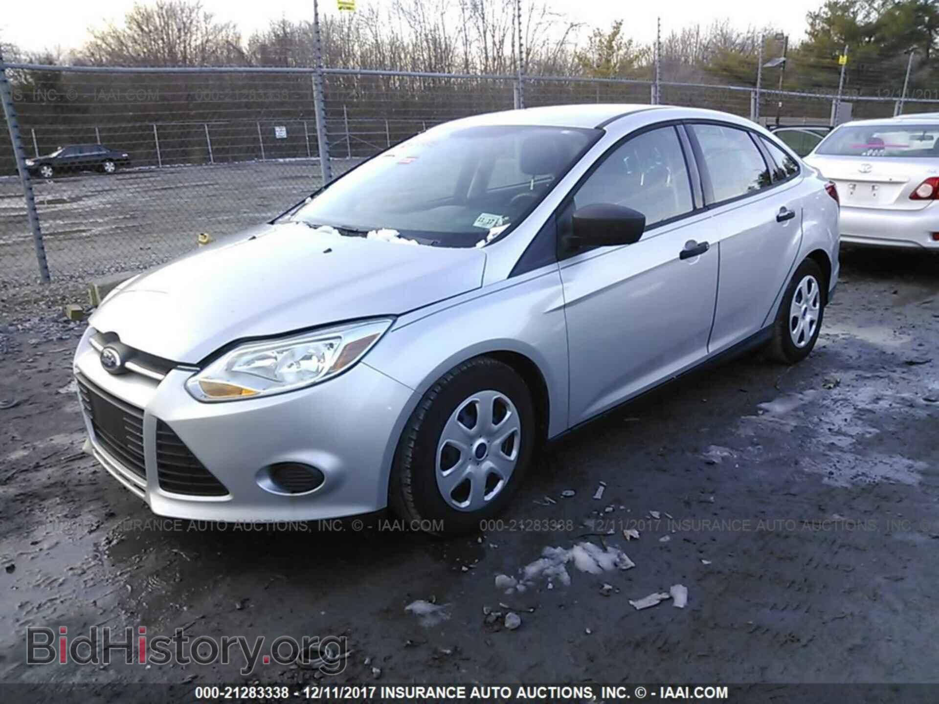 2012 Ford Focus - VIN: 1FAHP3E26CL287203 - Фото 2