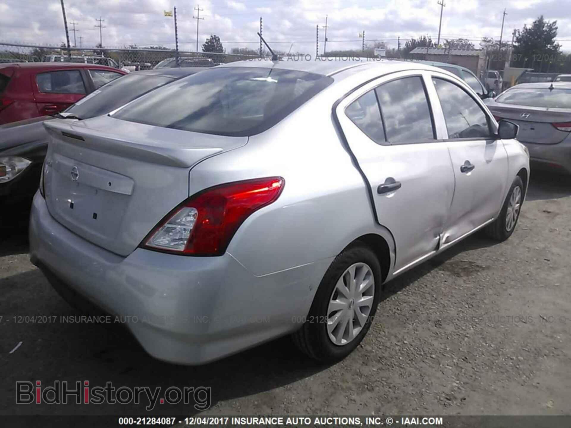 2017 Nissan Versa - VIN: 3N1CN7AP1HL826697 - Photo 4
