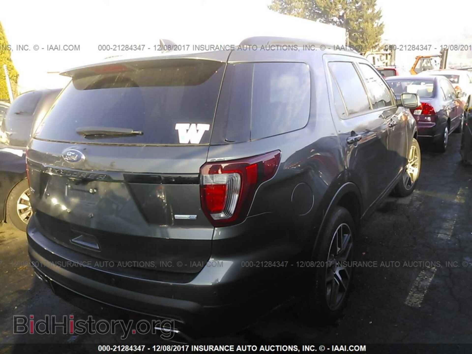 2016 Ford Explorer - VIN: 1FM5K8GT7GGB42826 - Photo 4