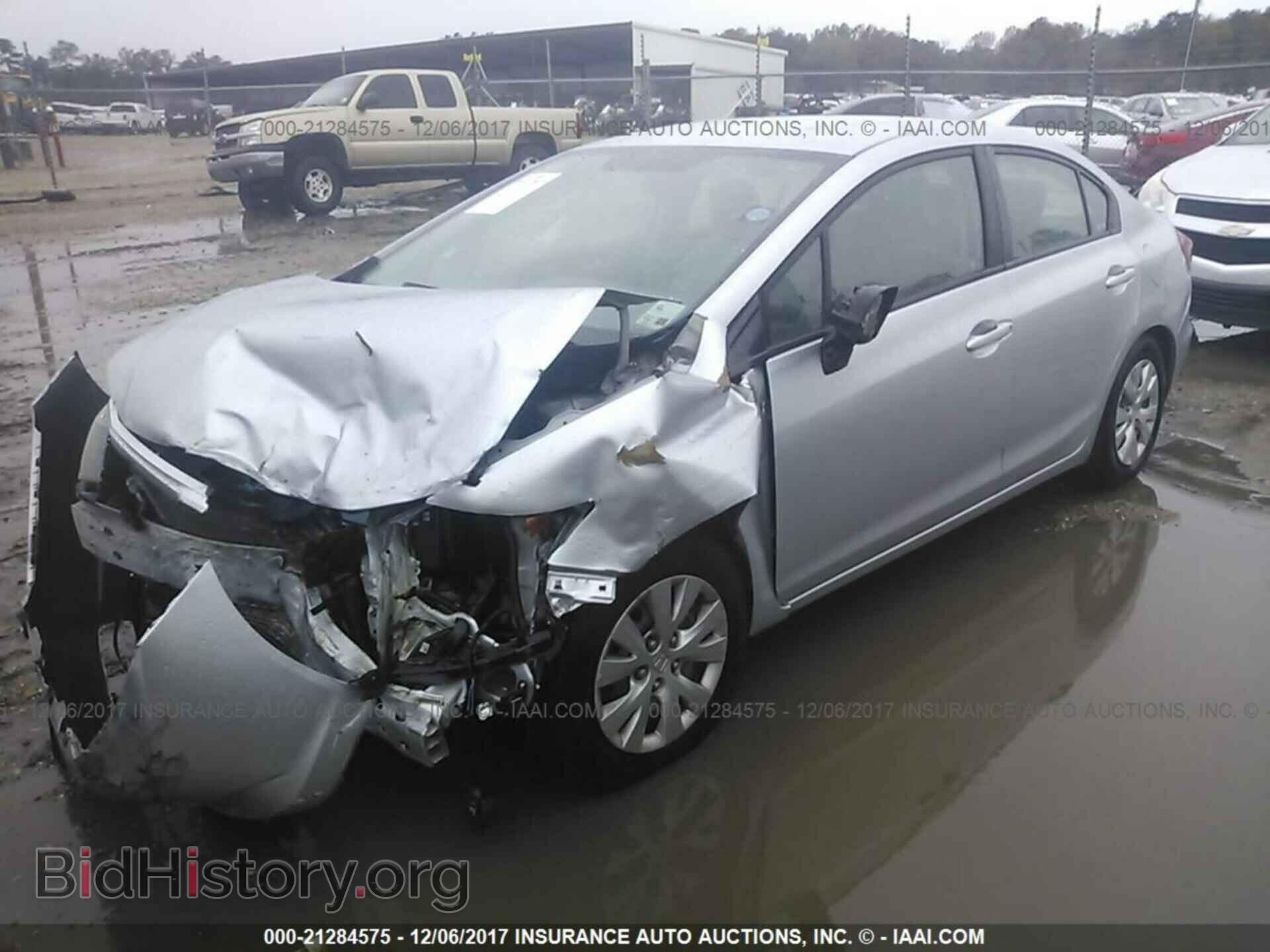 2012 Honda Civic - VIN: 2HGFB2F54CH526927 - Photo 2