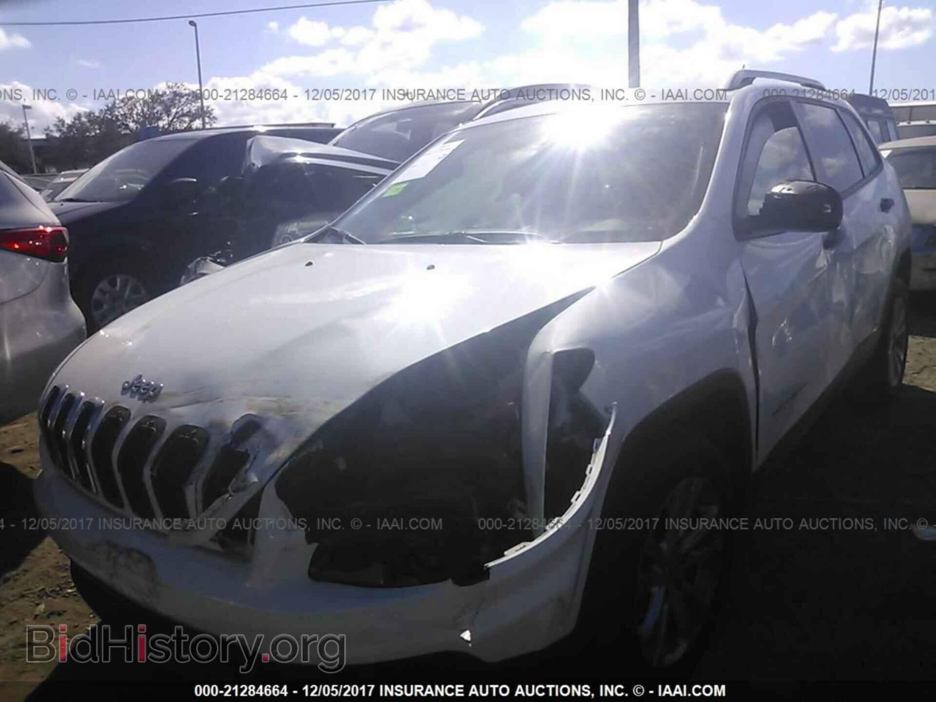 2015 Jeep Cherokee - VIN: 1C4PJLAB9FW620557 - Photo 2