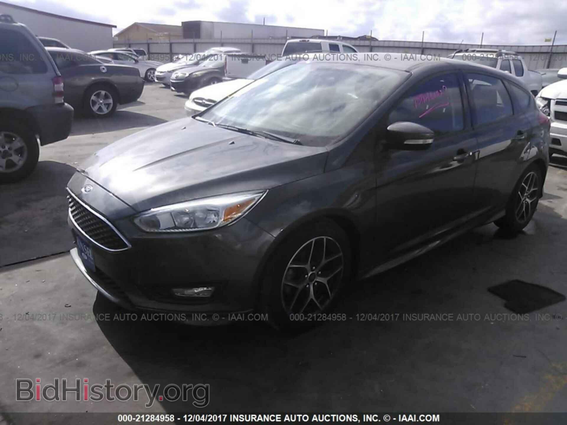 2015 Ford Focus - VIN: 1FADP3K23FL304515 - Photo 2