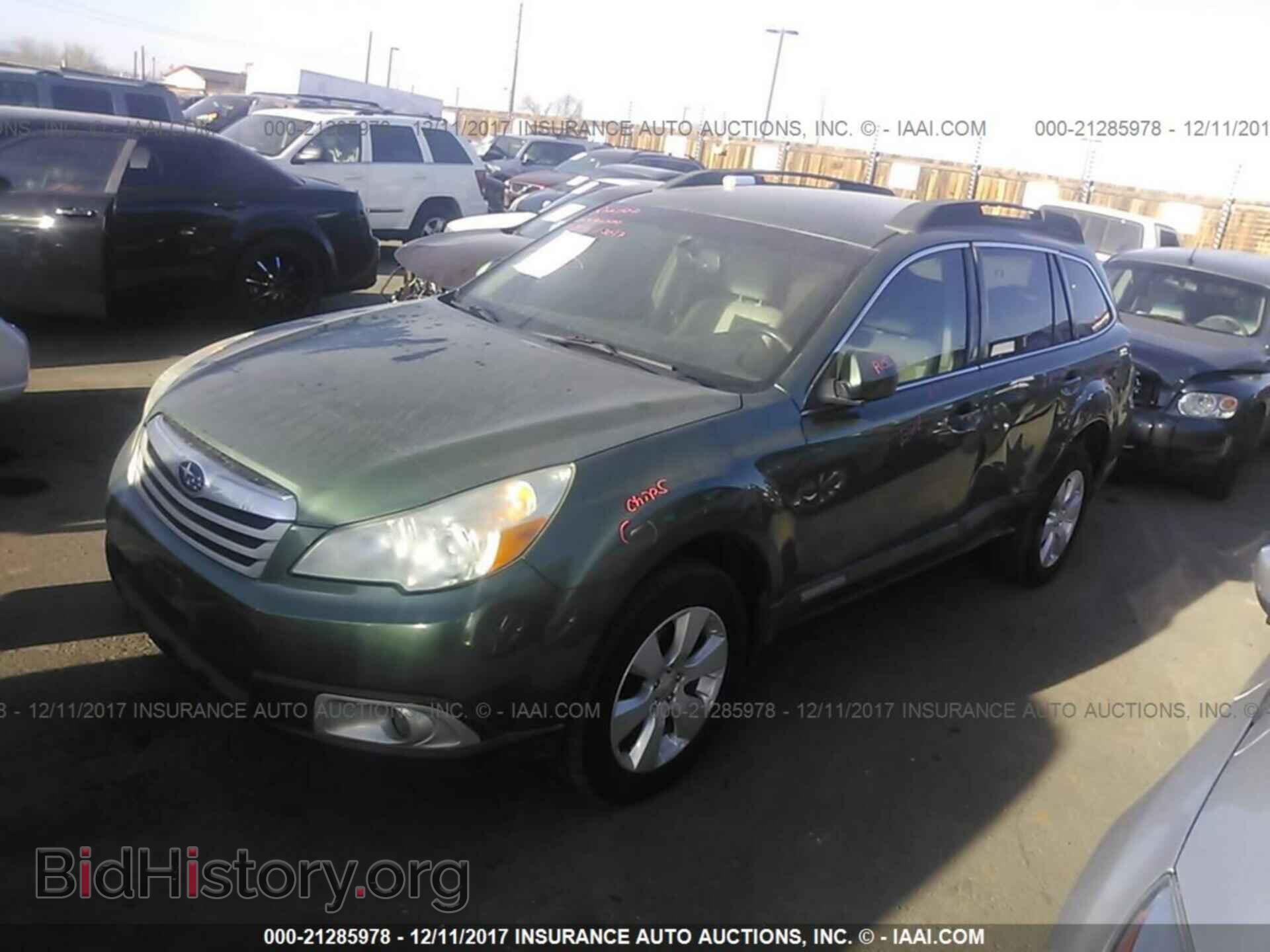 2011 Subaru Outback - VIN: 4S4BRBCC4B3365830 - Фото 2