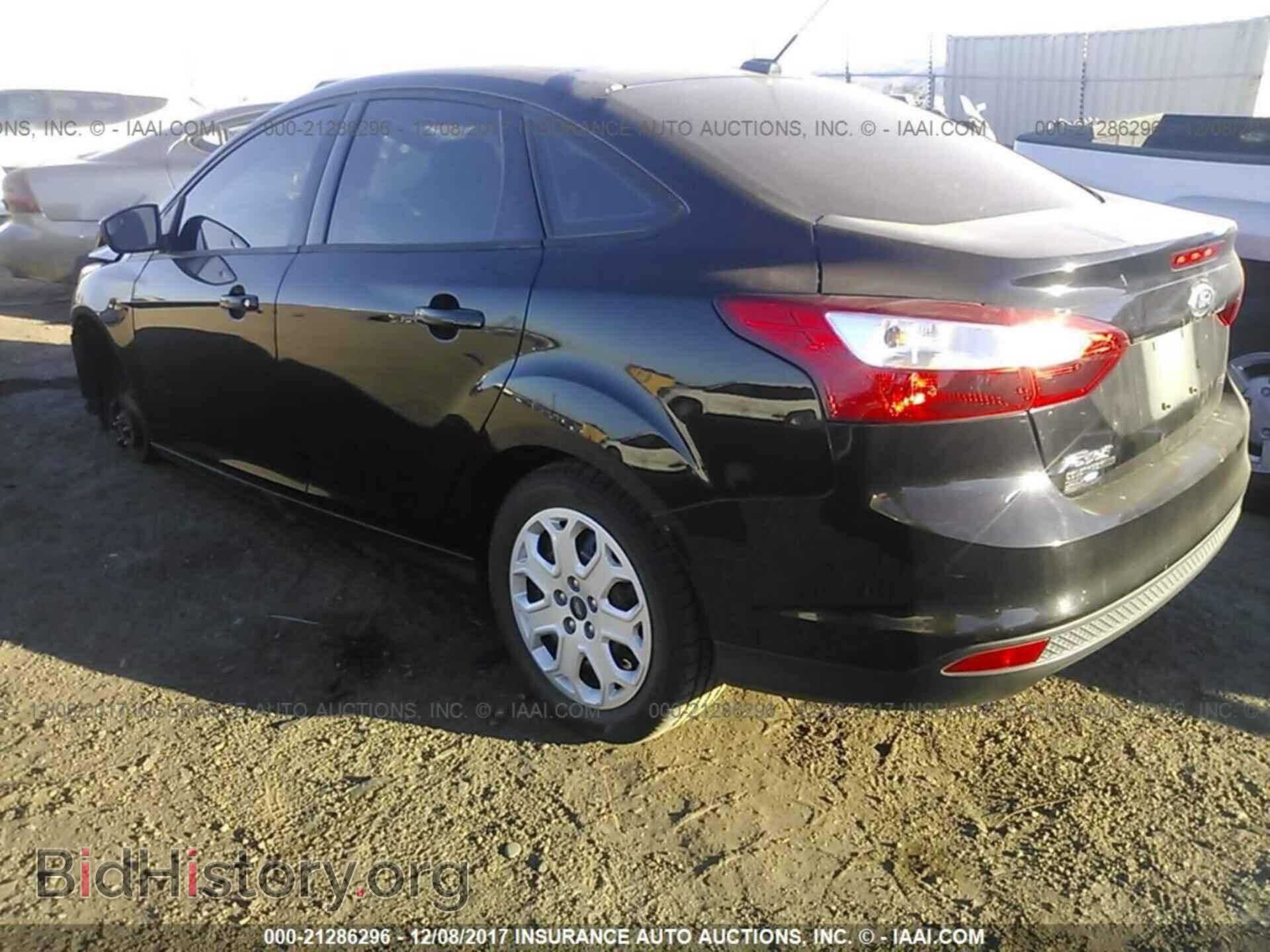 2012 Ford Focus - VIN: 1FAHP3F22CL237249 - Photo 3