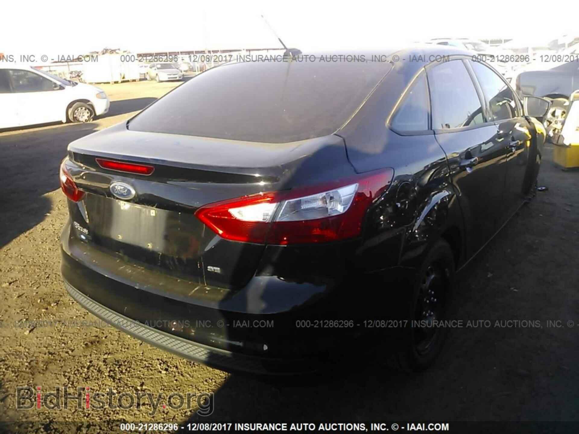 2012 Ford Focus - VIN: 1FAHP3F22CL237249 - Photo 4