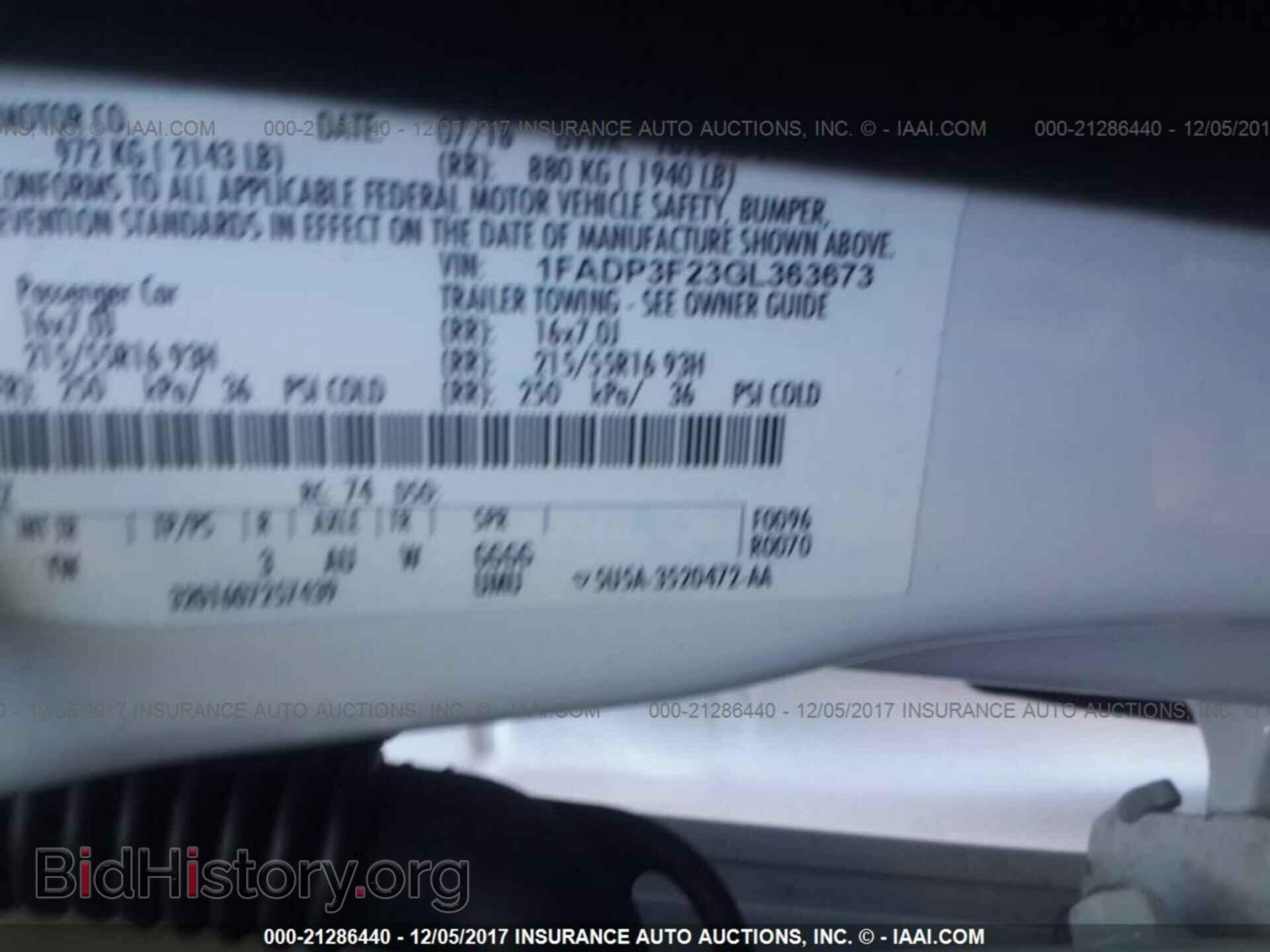 2016 Ford Focus - VIN: 1FADP3F23GL363673 - Photo 9