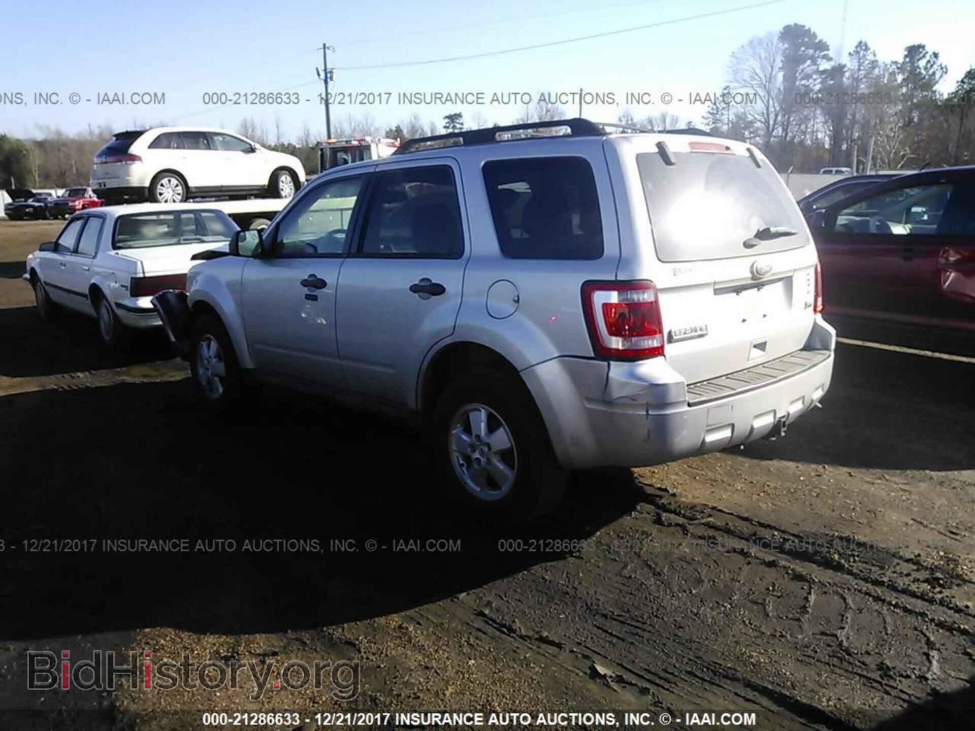 2012 Ford Escape - VIN: 1FMCU0DG8CKA47600 - Photo 3