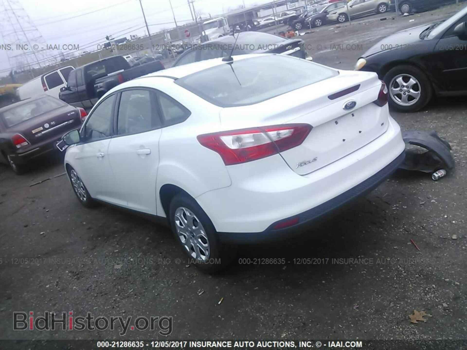 2012 Ford Focus - VIN: 1FAHP3F21CL183037 - Фото 3