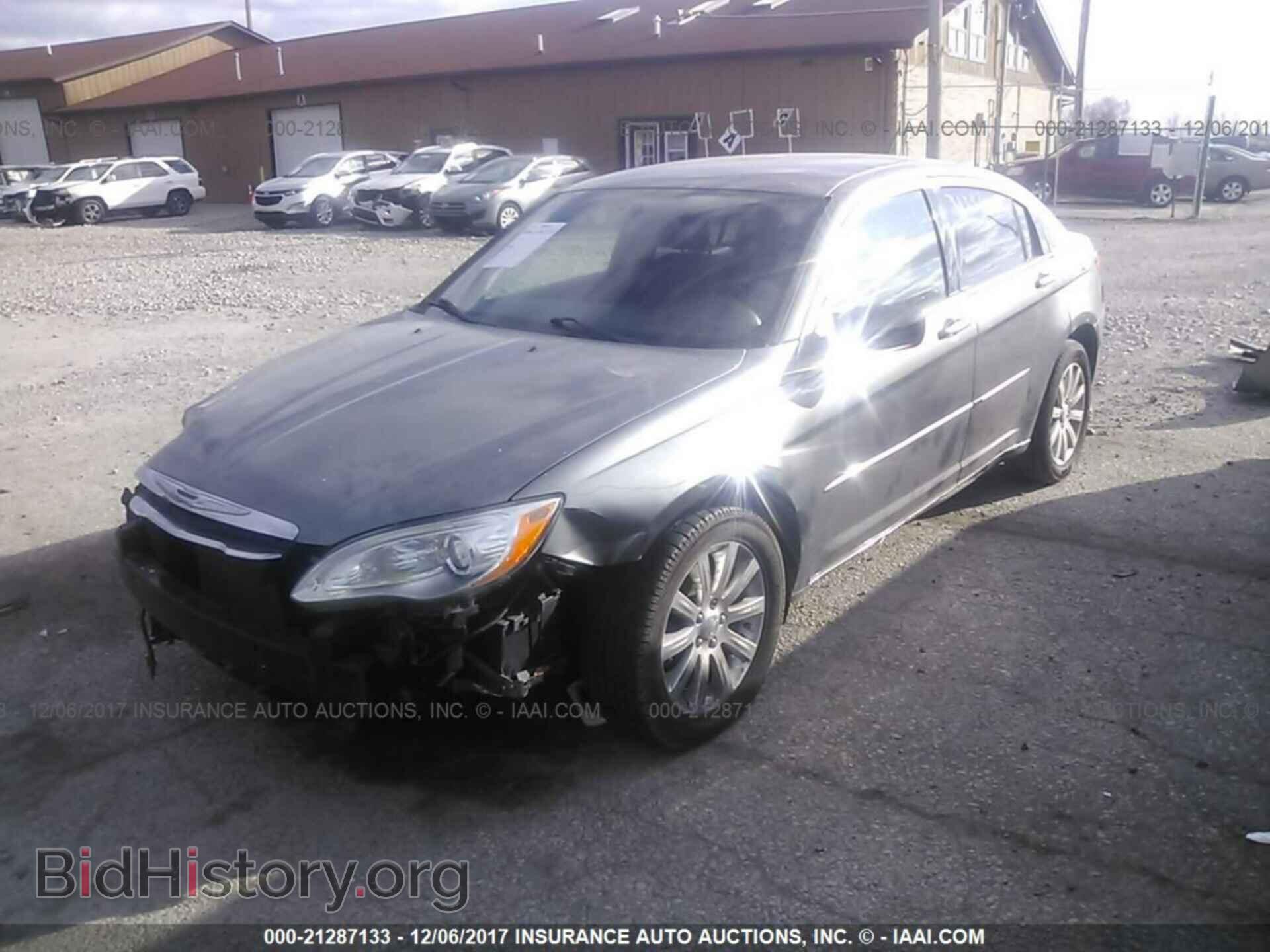 2012 Chrysler 200 - VIN: 1C3CCBAB0CN195707 - Photo 2