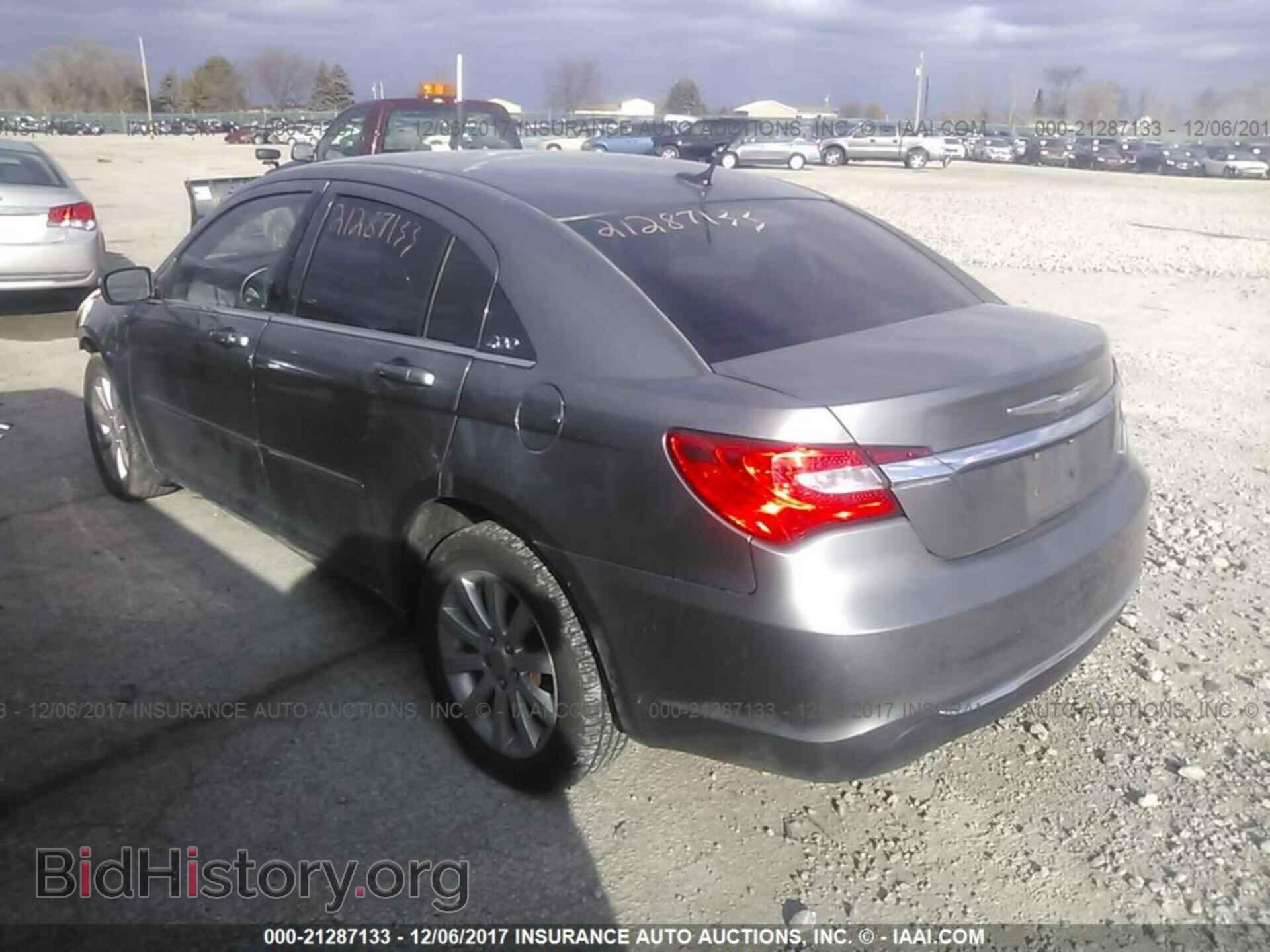 2012 Chrysler 200 - VIN: 1C3CCBAB0CN195707 - Photo 3