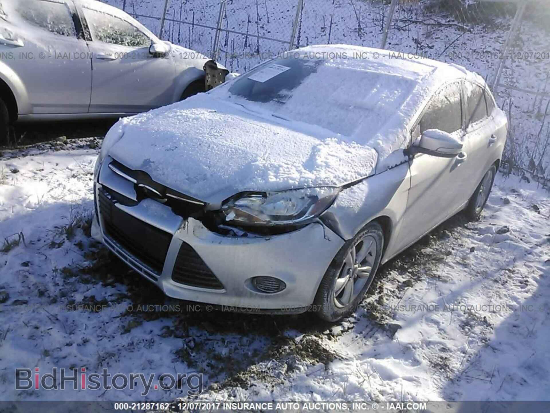 2013 Ford Focus - VIN: 1FADP3F21DL321014 - Photo 2