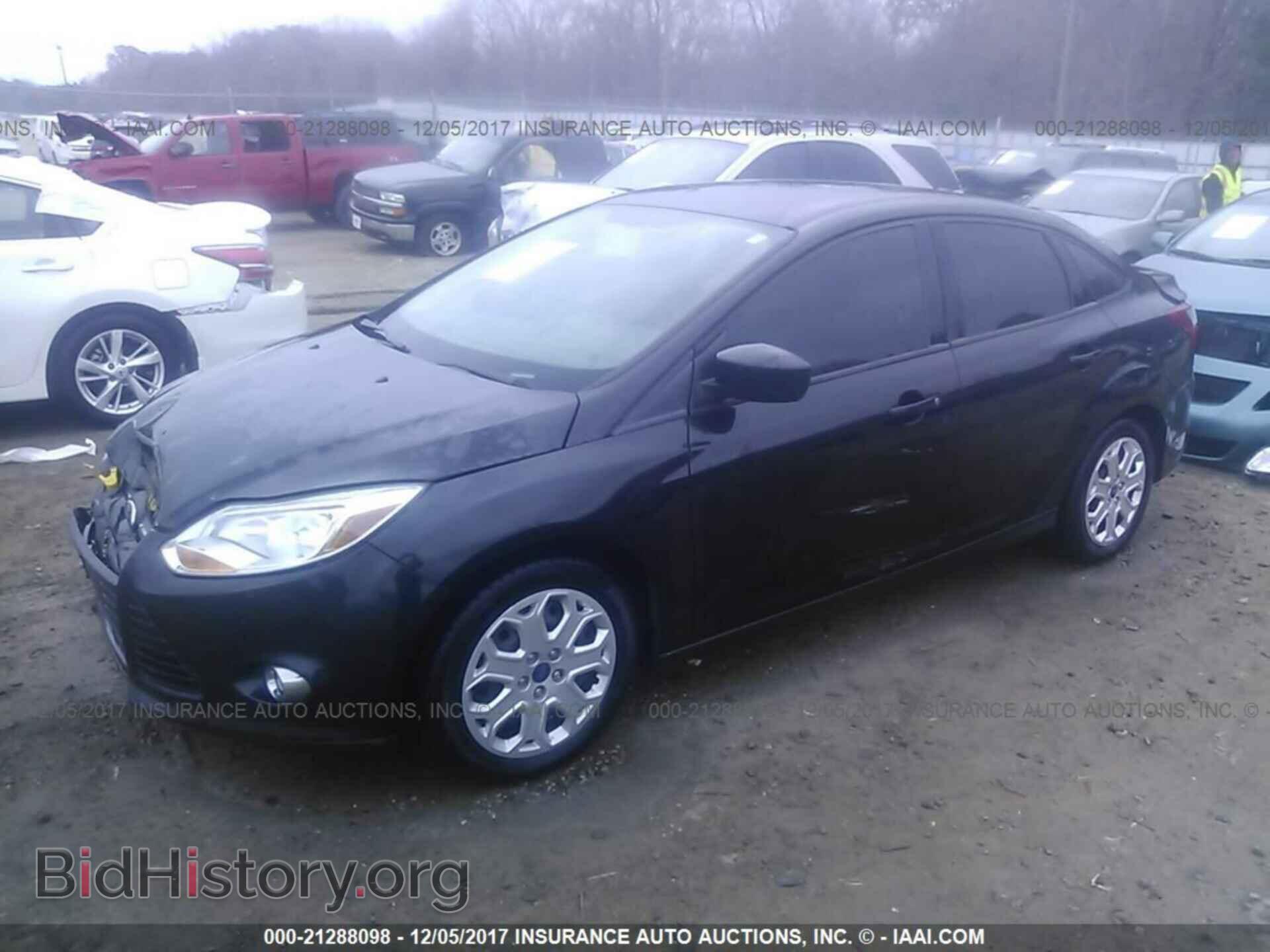2012 Ford Focus - VIN: 1FAHP3F27CL126342 - Photo 2