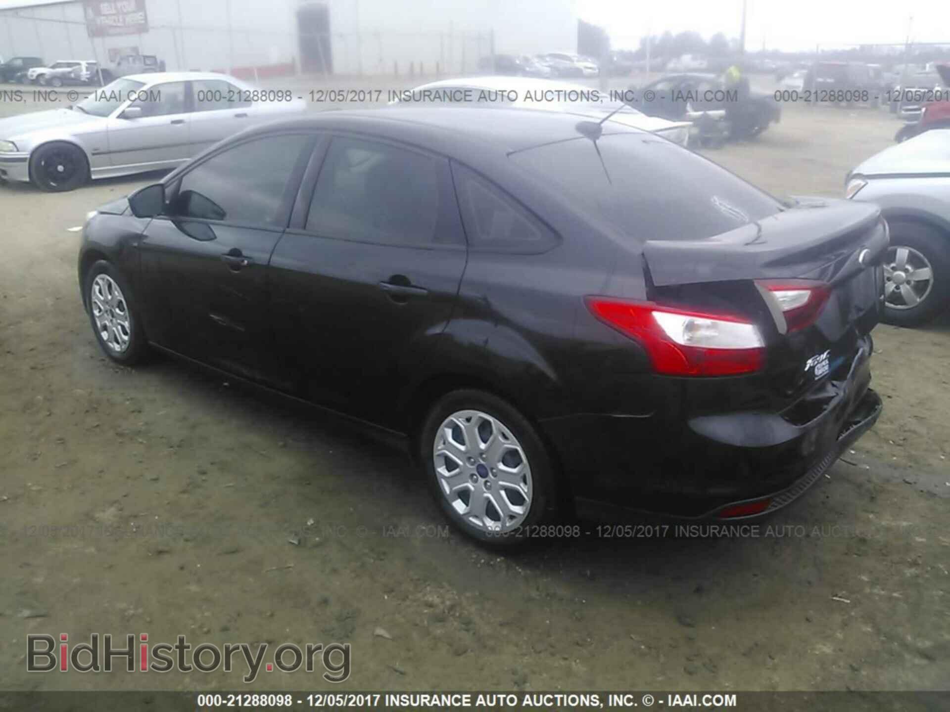 2012 Ford Focus - VIN: 1FAHP3F27CL126342 - Photo 3