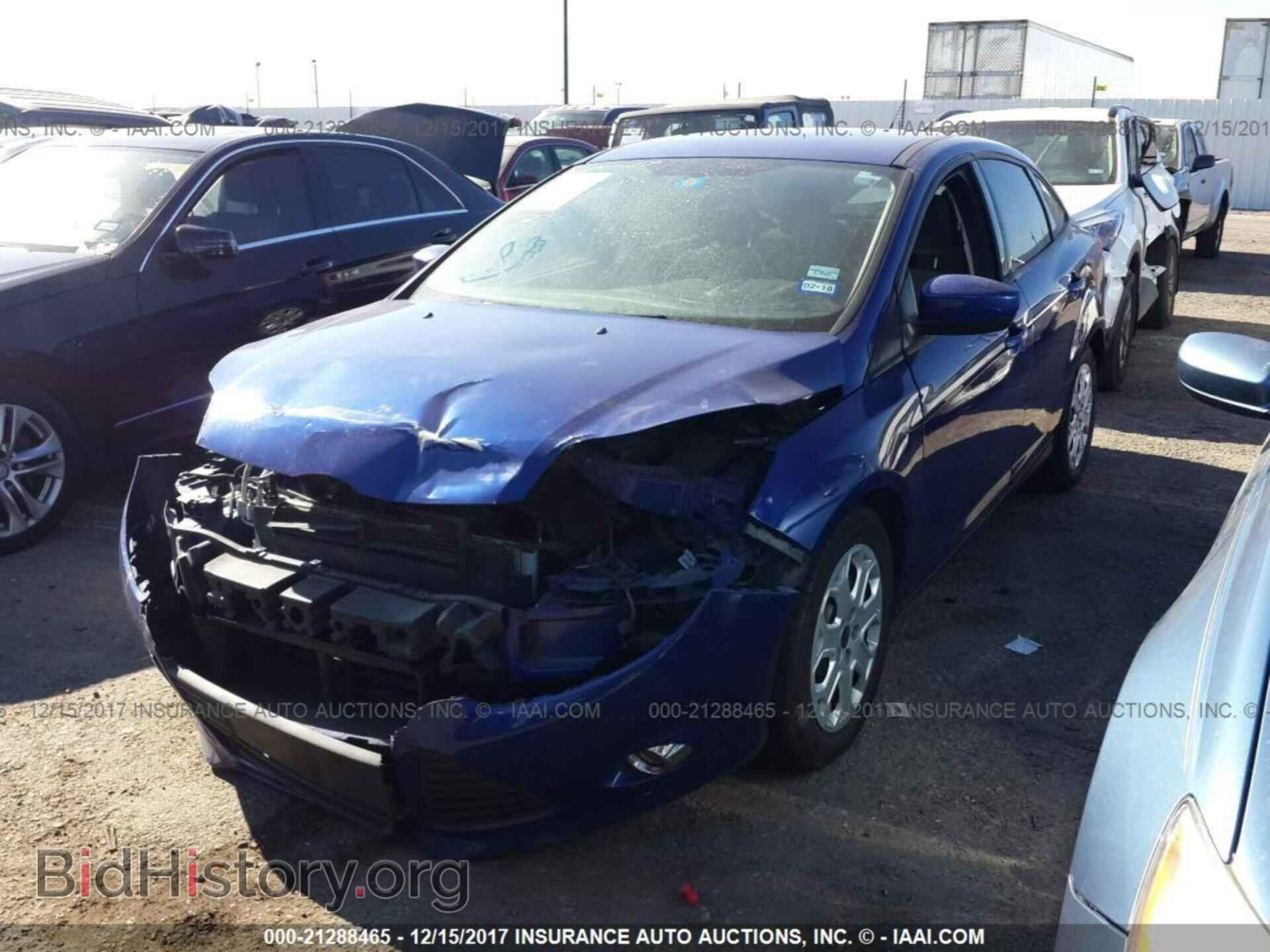 2012 Ford Focus - VIN: 1FAHP3F21CL435241 - Фото 2