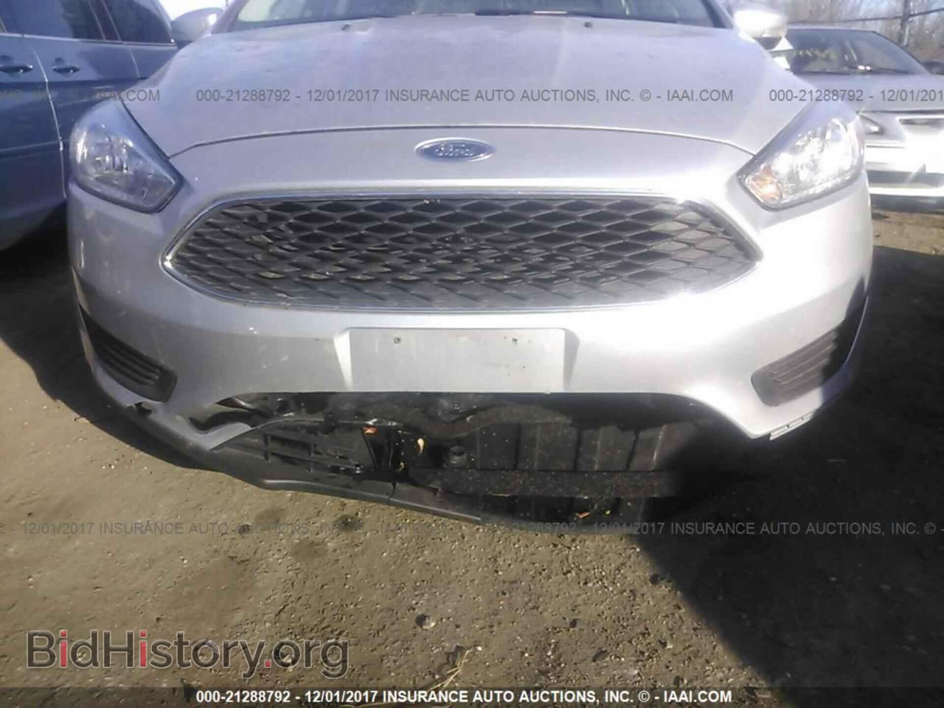 2016 Ford Focus - VIN: 1FADP3F24GL339317 - Photo 6