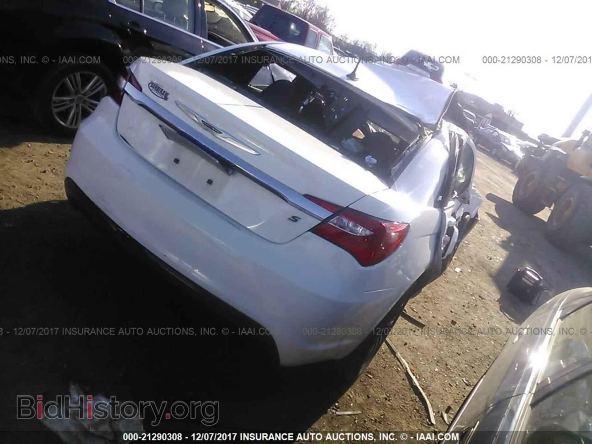 2013 Chrysler 200 - VIN: 1C3CCBBB2DN570223 - Photo 4