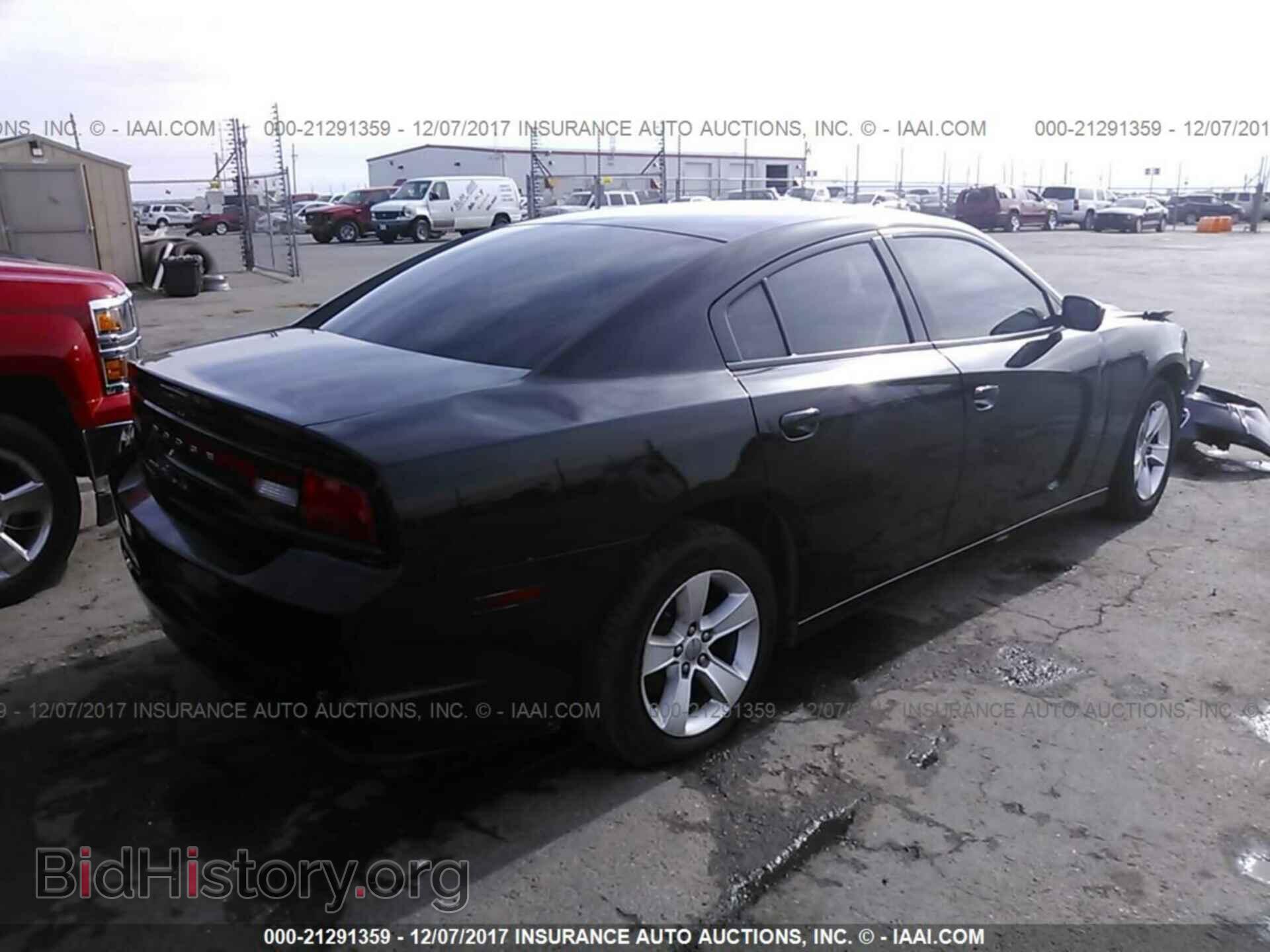 2011 Dodge Charger - VIN: 2B3CL3CG8BH504777 - Фото 4