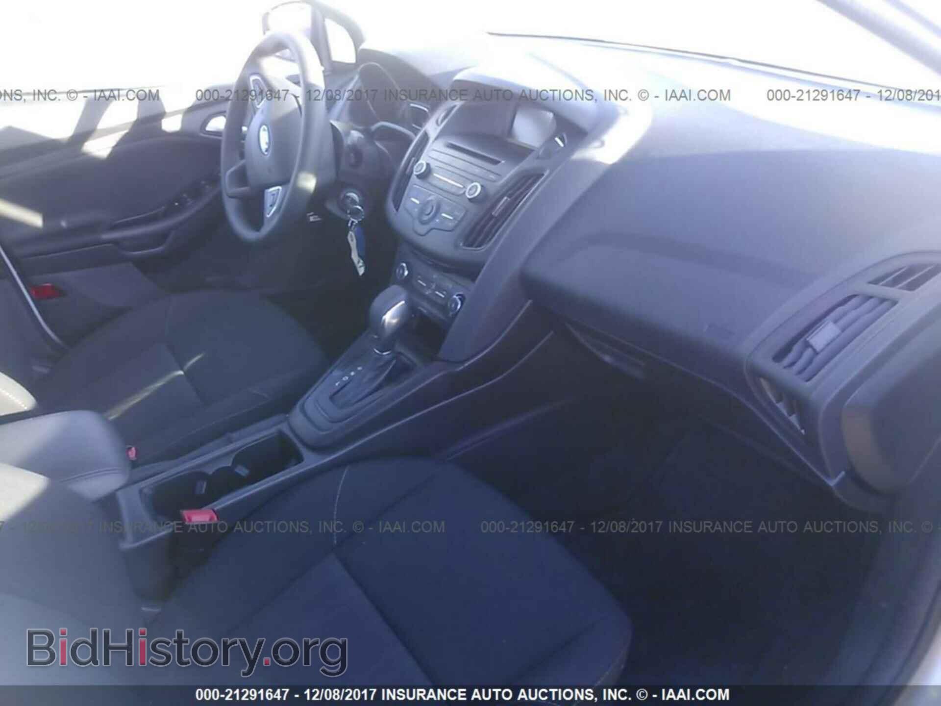 2017 Ford Focus - VIN: 1FADP3F26HL276240 - Photo 5