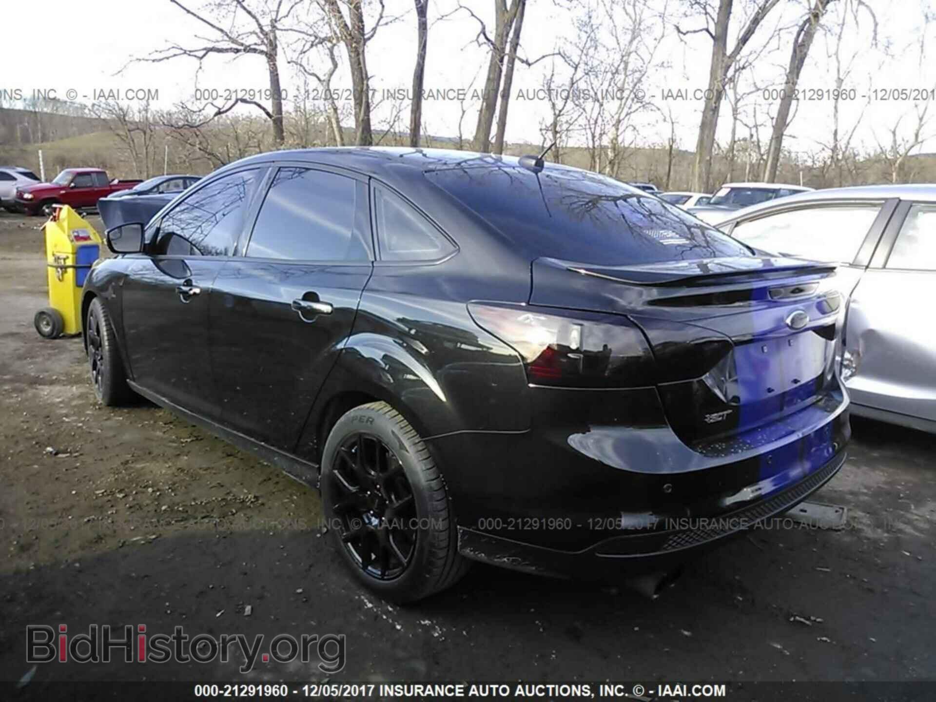 2014 Ford Focus - VIN: 1FADP3F26EL357850 - Photo 3