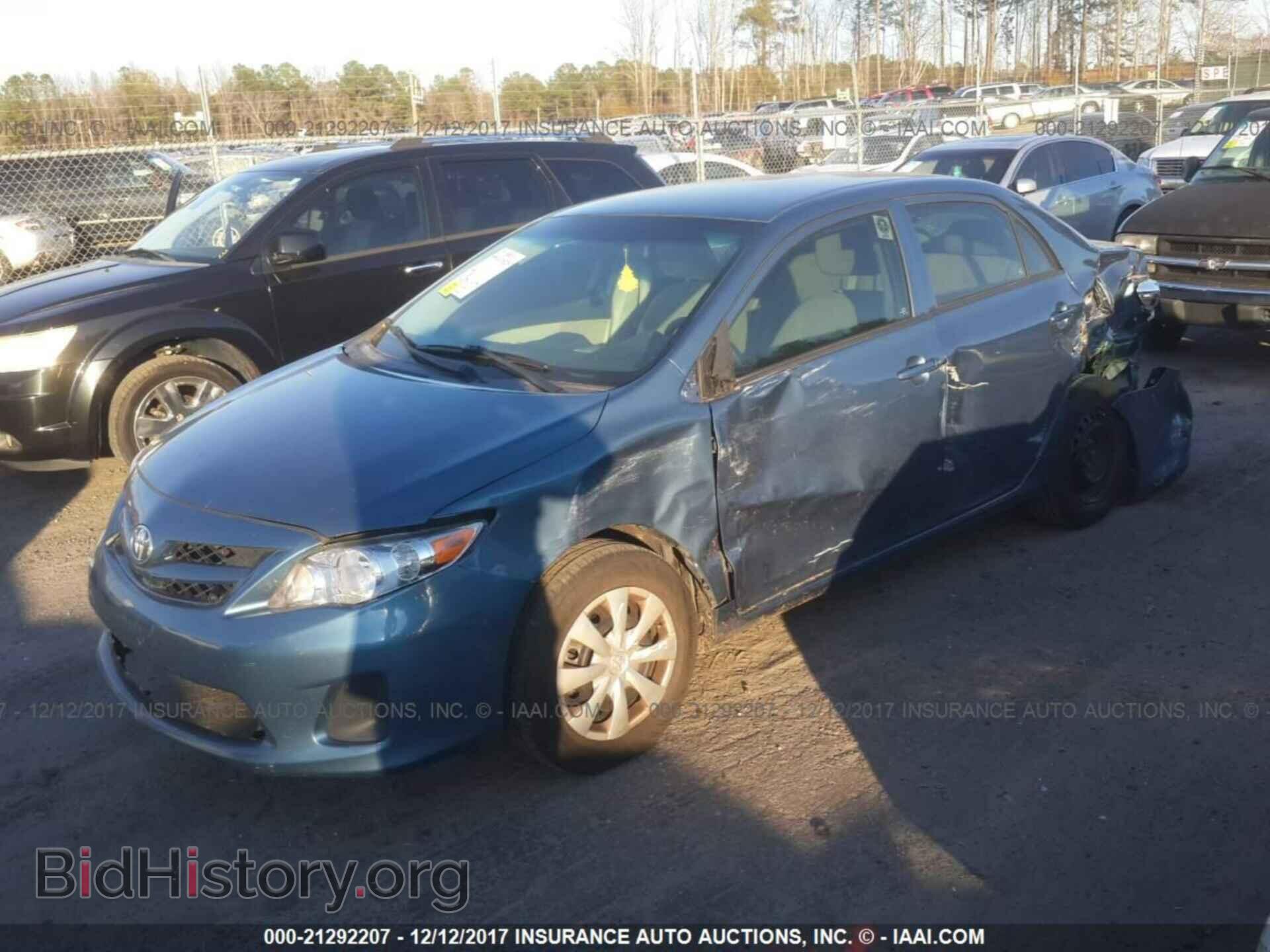 2013 Toyota Corolla - VIN: 5YFBU4EE3DP204442 - Фото 2