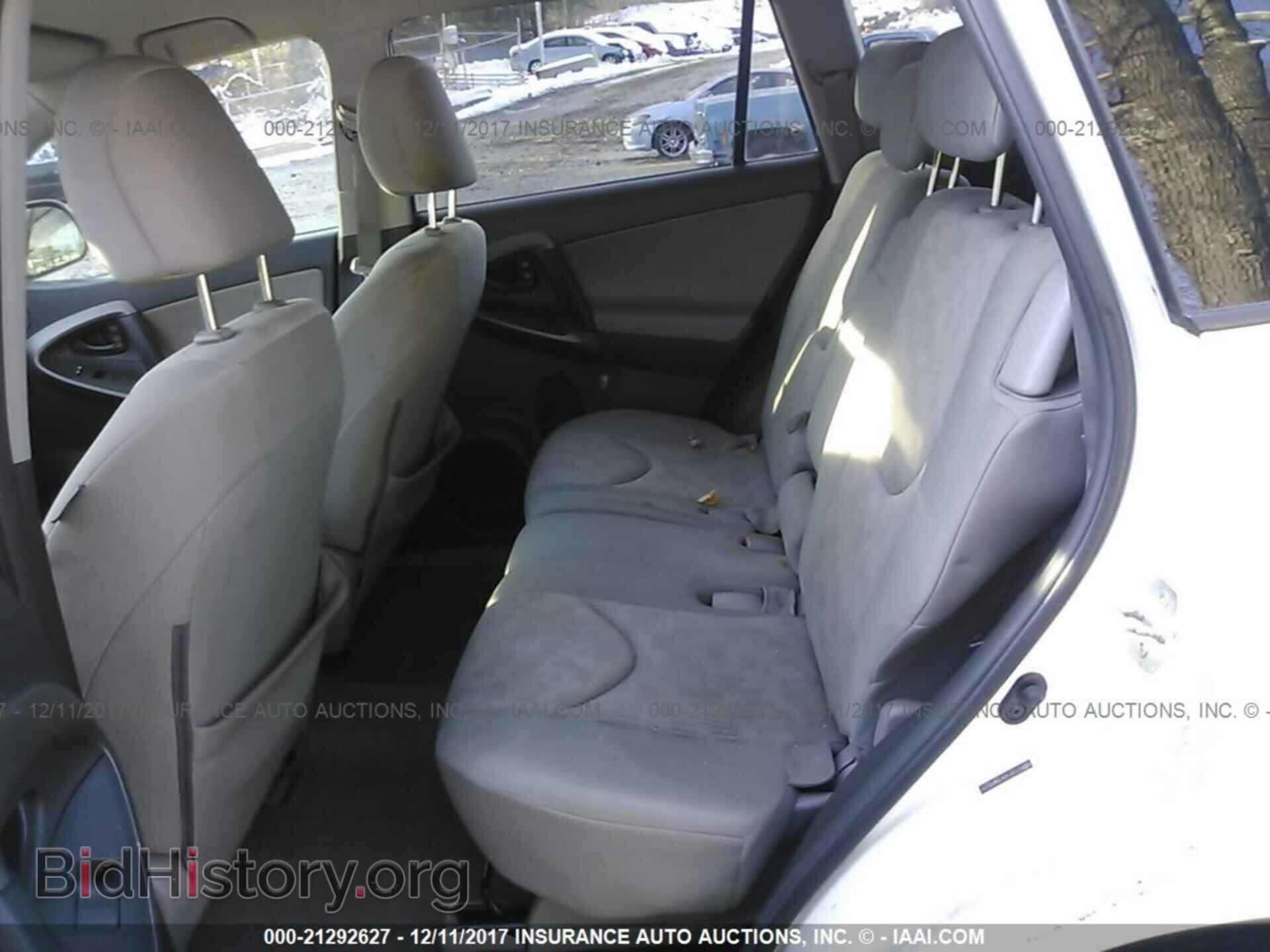 2011 Toyota Rav4 - VIN: 2T3BF4DV1BW085210 - Photo 8