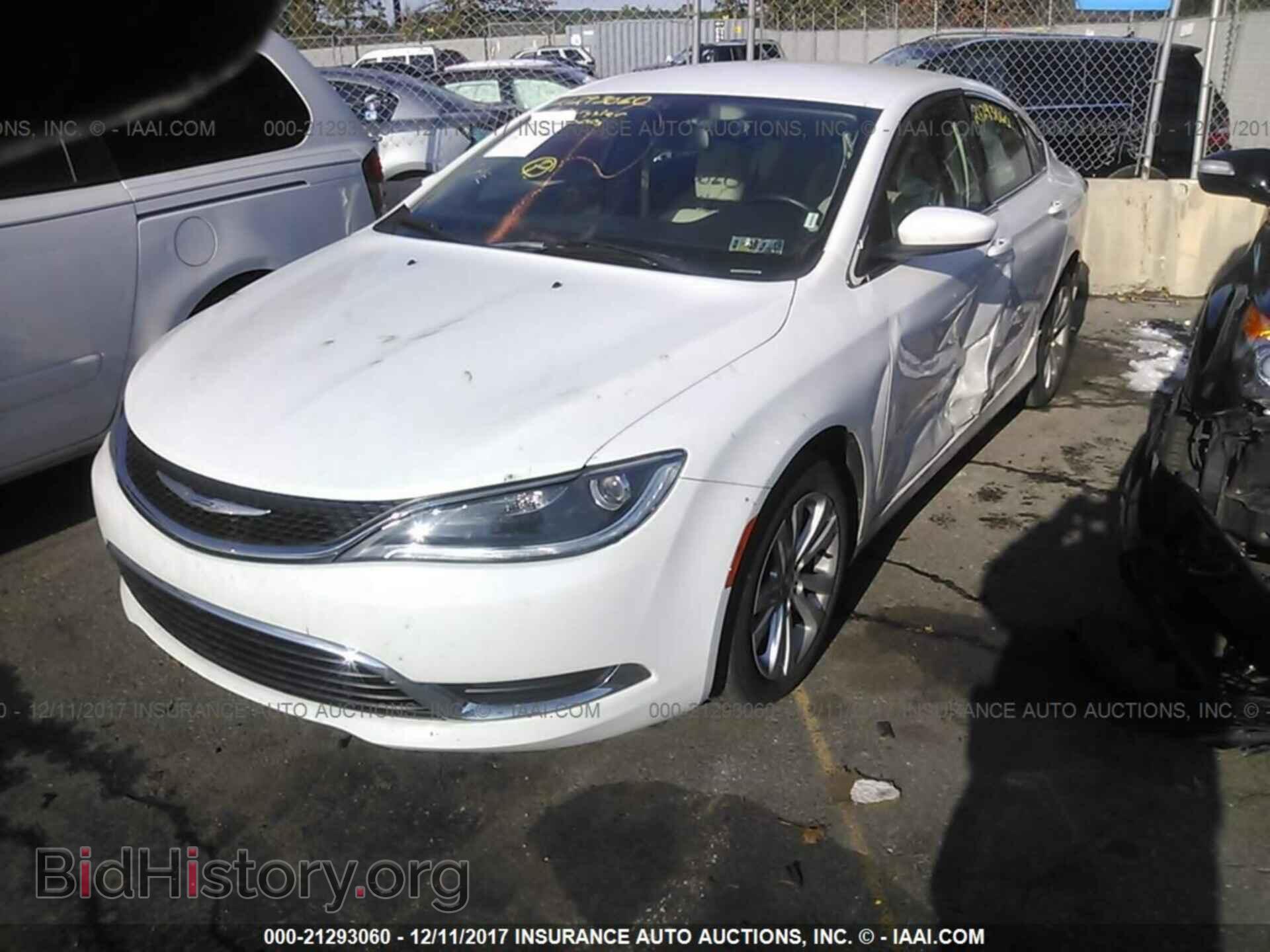 2015 Chrysler 200 - VIN: 1C3CCCAB3FN745119 - Photo 2