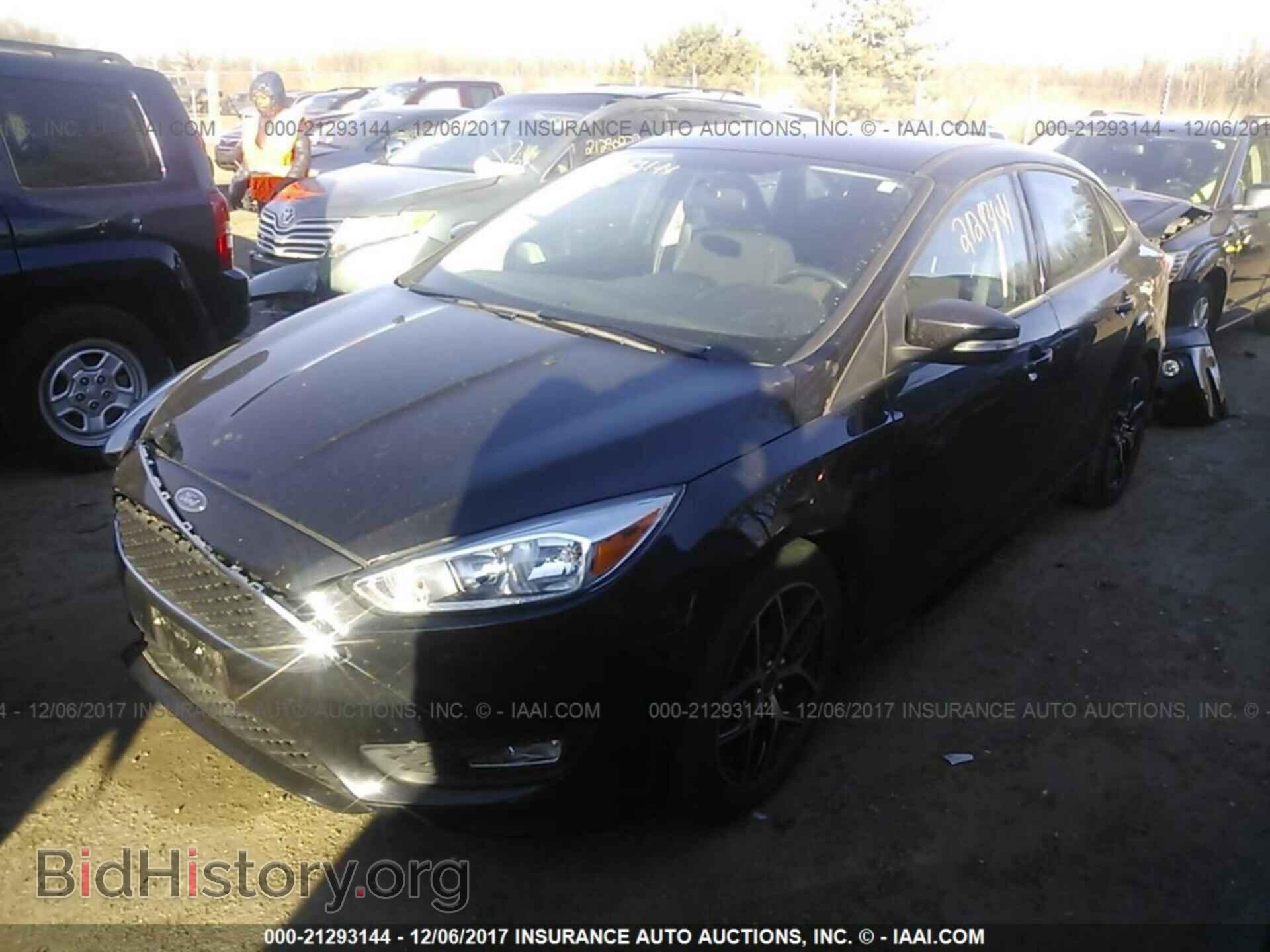 2015 Ford Focus - VIN: 1FADP3FE8FL373222 - Photo 2